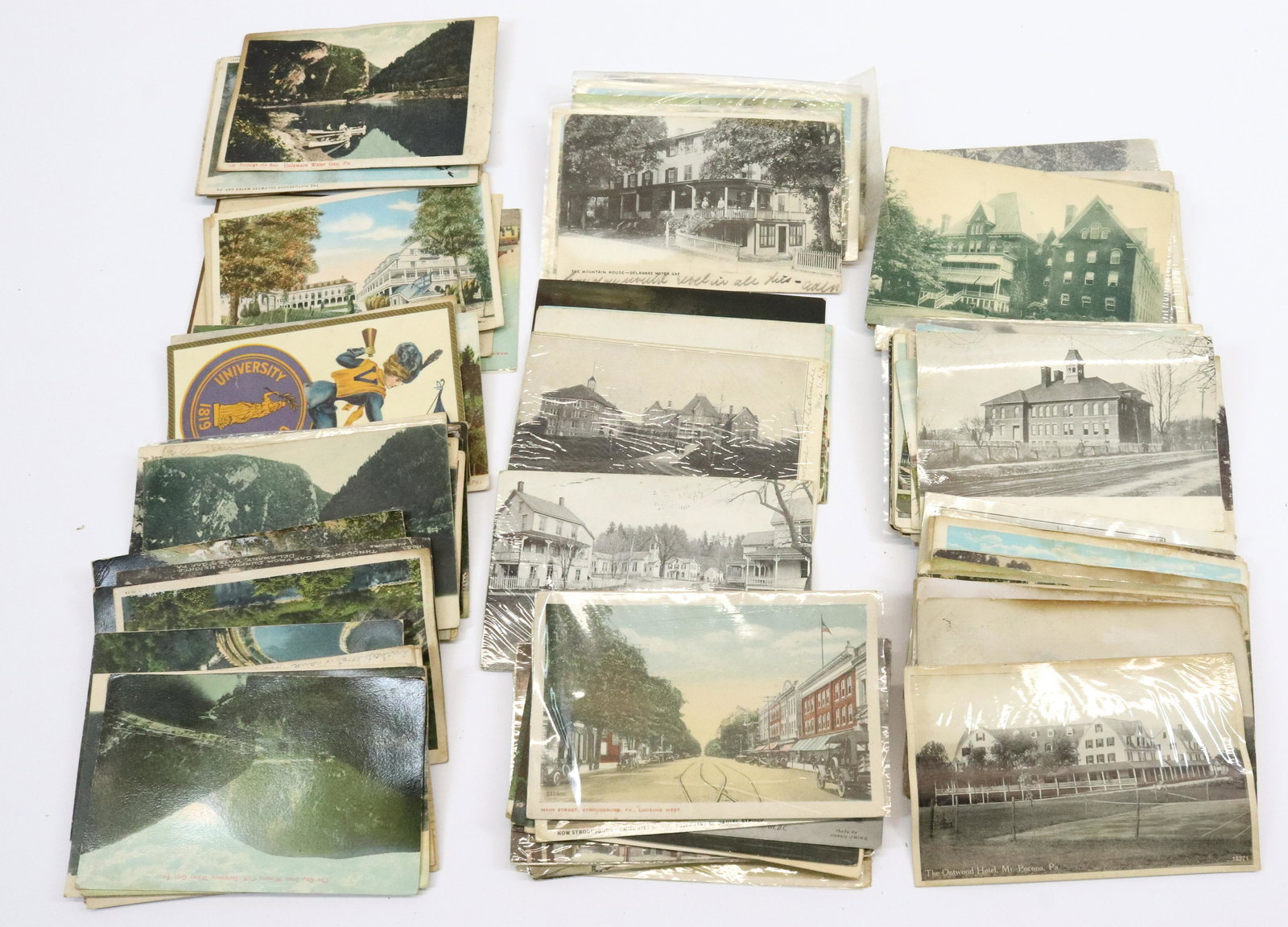 LOT OF 100+ POSTCARDS (1 of 6)