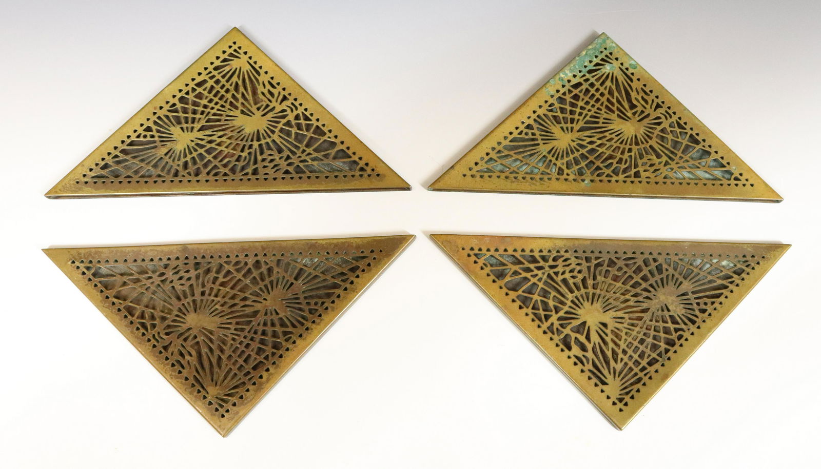 TIFFANY STUDIOS BRONZE PINE NEEDLE BLOTTER CORNERS (1 of 6)