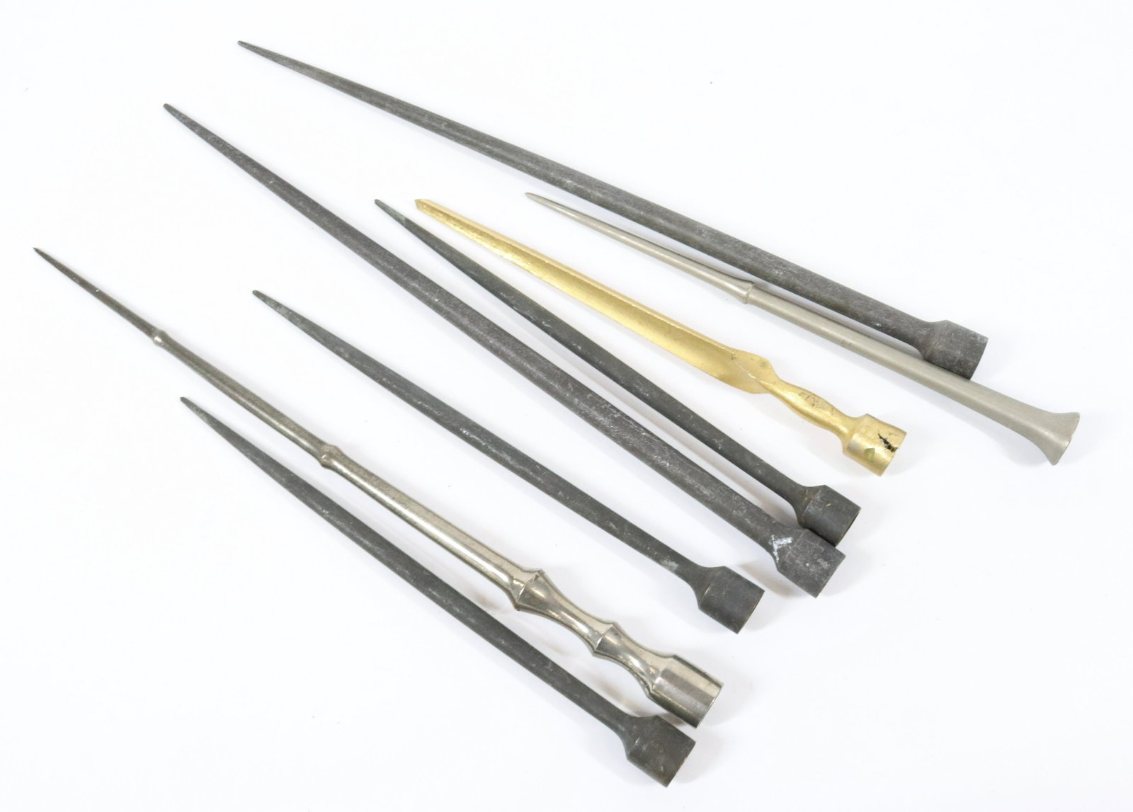 LOT OF LIGHTENING ROD TOPPERS: (8) BRASS AND METAL TOPPERS. LARGEST 15 1/4" H. TERMS: UPDATED 2023 TERMS FOR PURCHASING AND SHIPPING OF AUCTION ITEMS. PLEASE READ CAREFULLY BEFORE BIDDING. ALL PAYMENTS FOR PURCHASES WILL BE MADE TH