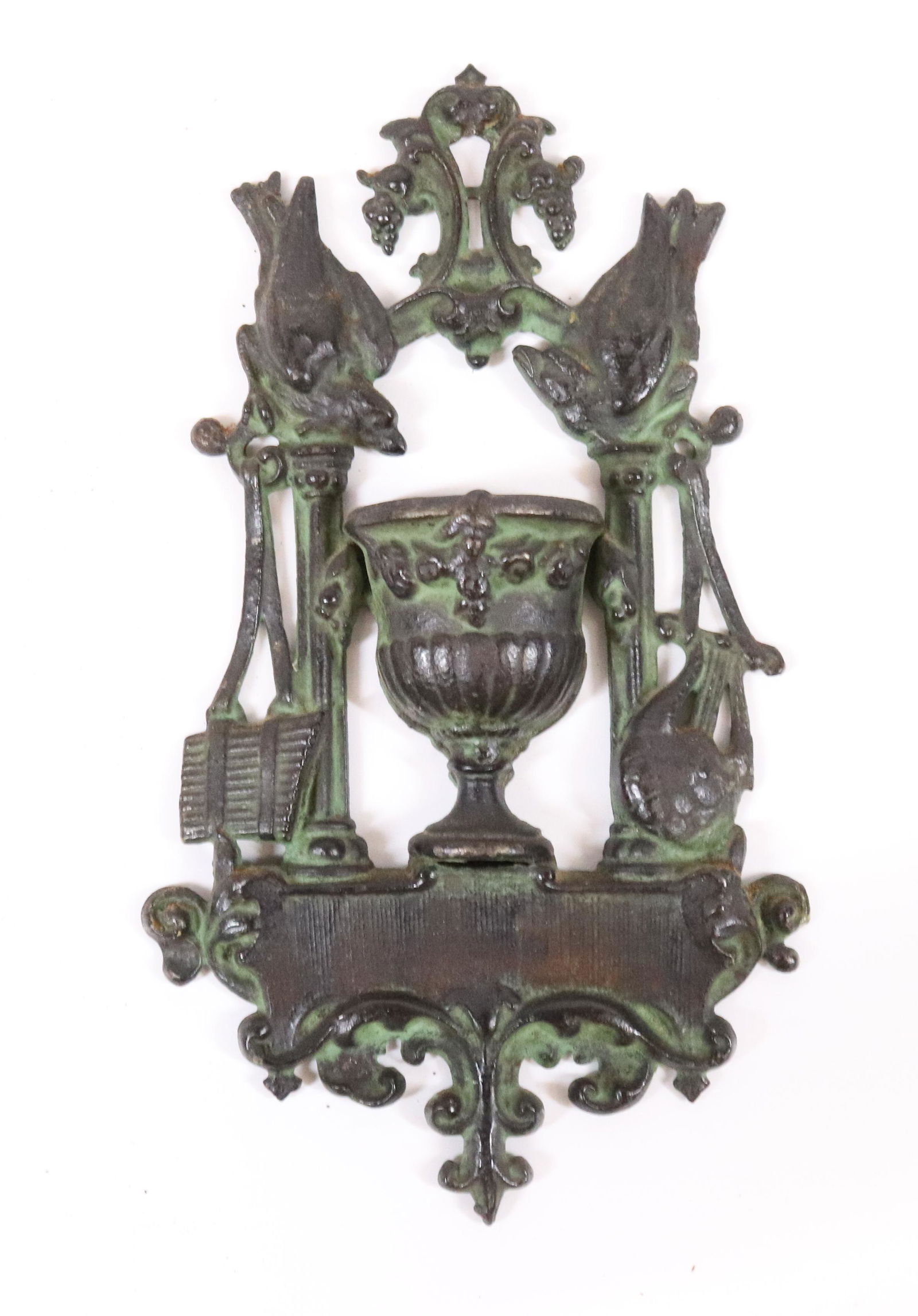 PAINTED CAST IRON MATCH HOLDER (1 of 4)