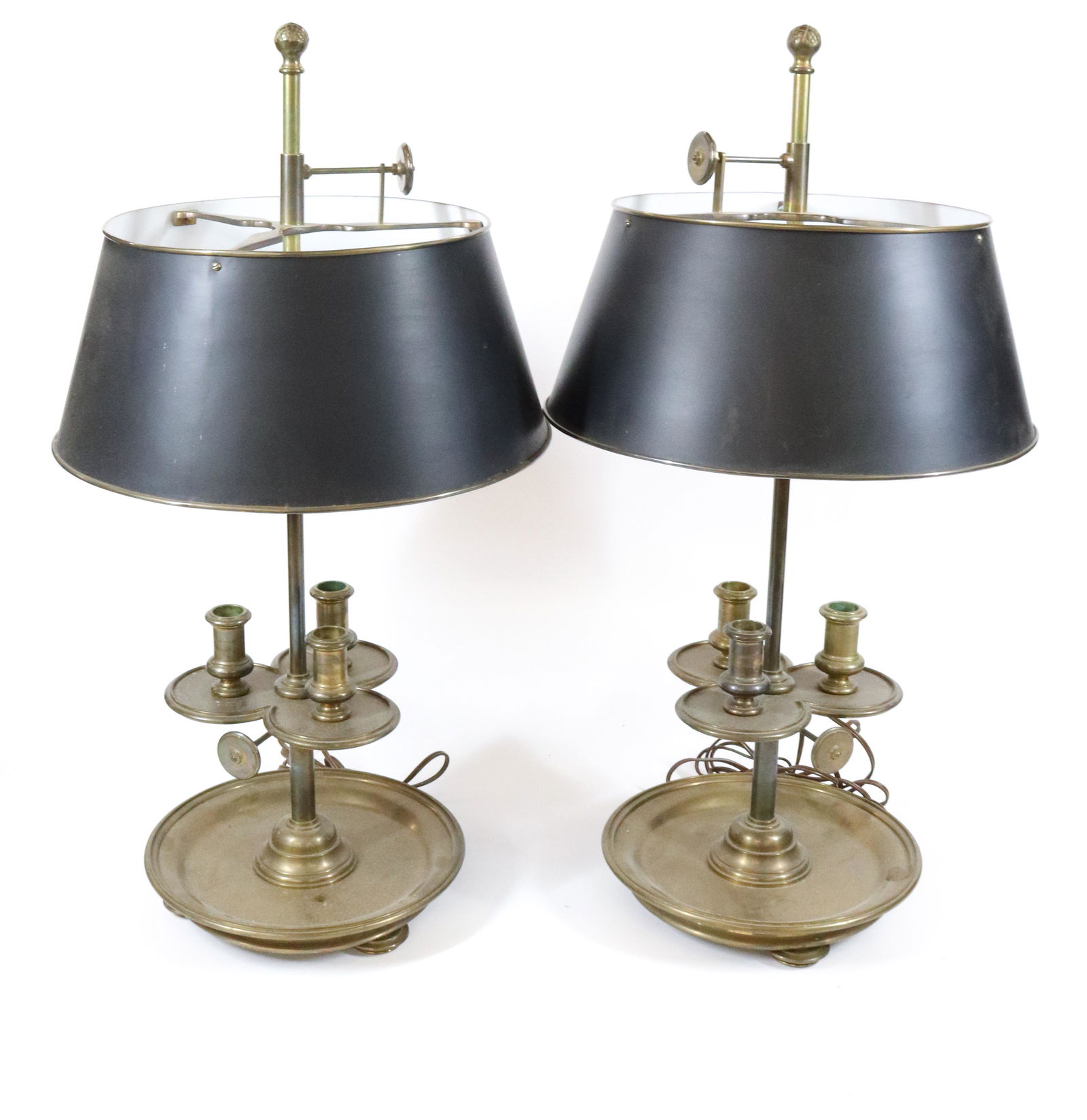 PAIR OF BRASS LAMPS (1 of 3)