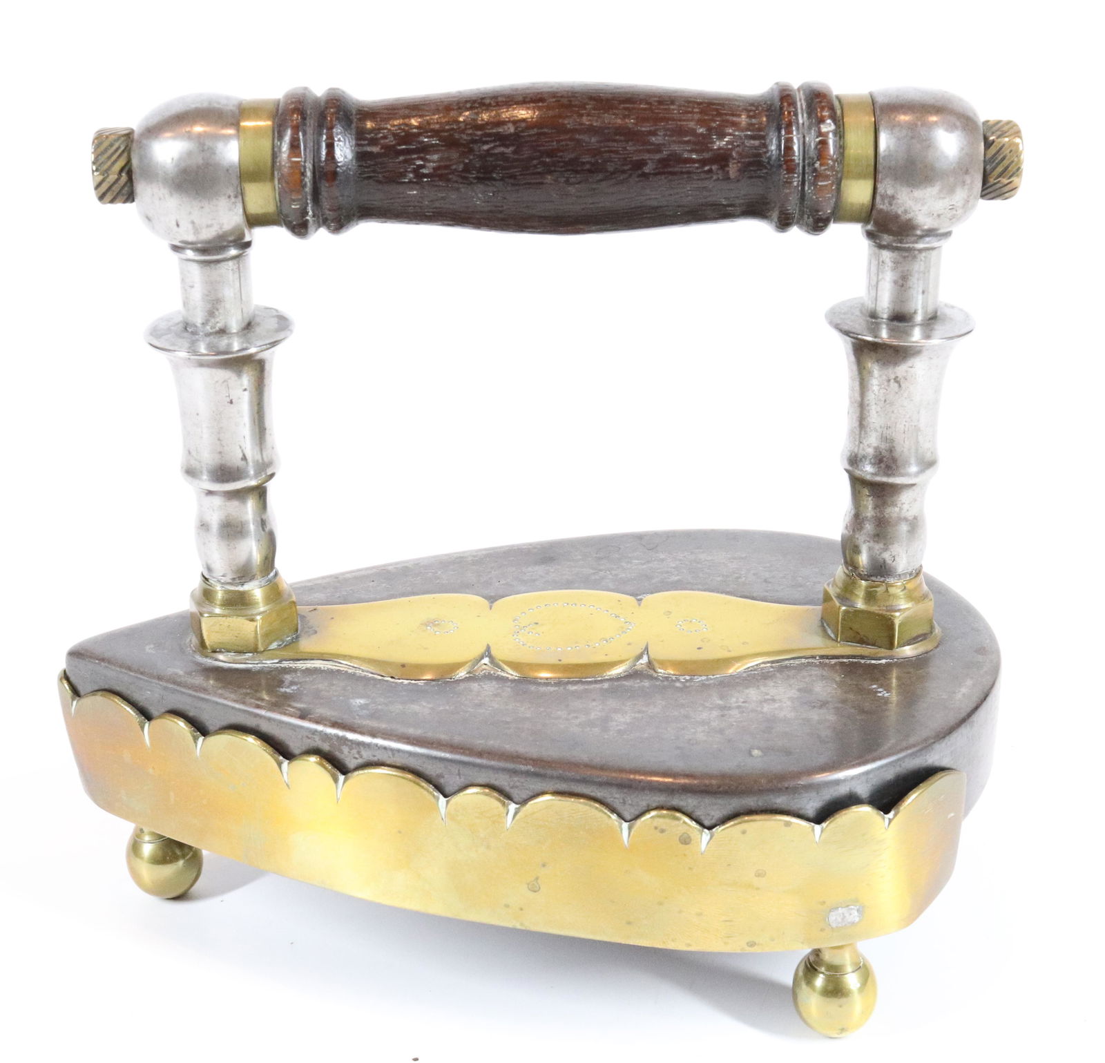 BELGIUM FLAT IRON WITH THICK SOLE: WITH BRASS ACCENTS AND TRIVET - 7 3/4" UPDATED 2023 TERMS FOR PURCHASING AND SHIPPING OF AUCTION ITEMS. PLEASE READ CAREFULLY BEFORE BIDDING. ALL PAYMENTS FOR PURCHASES WILL BE MADE THROUGH LIVEAUCTIO