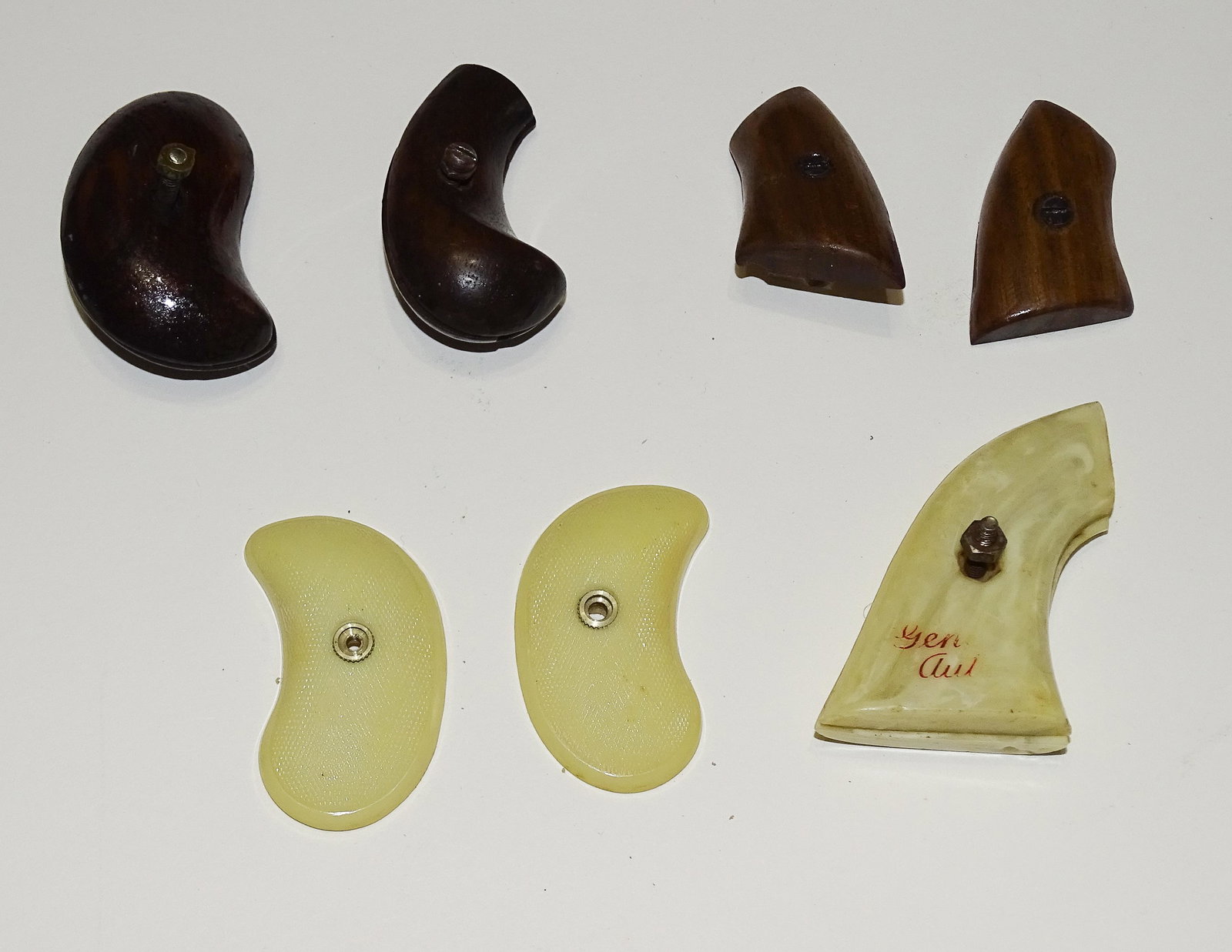 (5) PAIR REVOLVER GRIPS: SMALL SIZES ONE PAIR FOR GENE AUTRY CAP GUN 1 3/4" TO 2 1/2" UPDATED 2023 Terms for Purchasing and Shipping of Auction Items. Please read carefully before bidding. All payments for purchases will be m