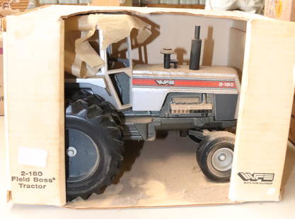 WFE MODEL TRACTOR: MODEL 2-180. 1/16 SCALE. NEW IN BOX BUT DIRTY. Auction Terms for August 1, 2023 The Estate of John Yablonsky. This Sale is PICK-UP ONLY. Hartzellís Auction Gallery will offer Live In-Person