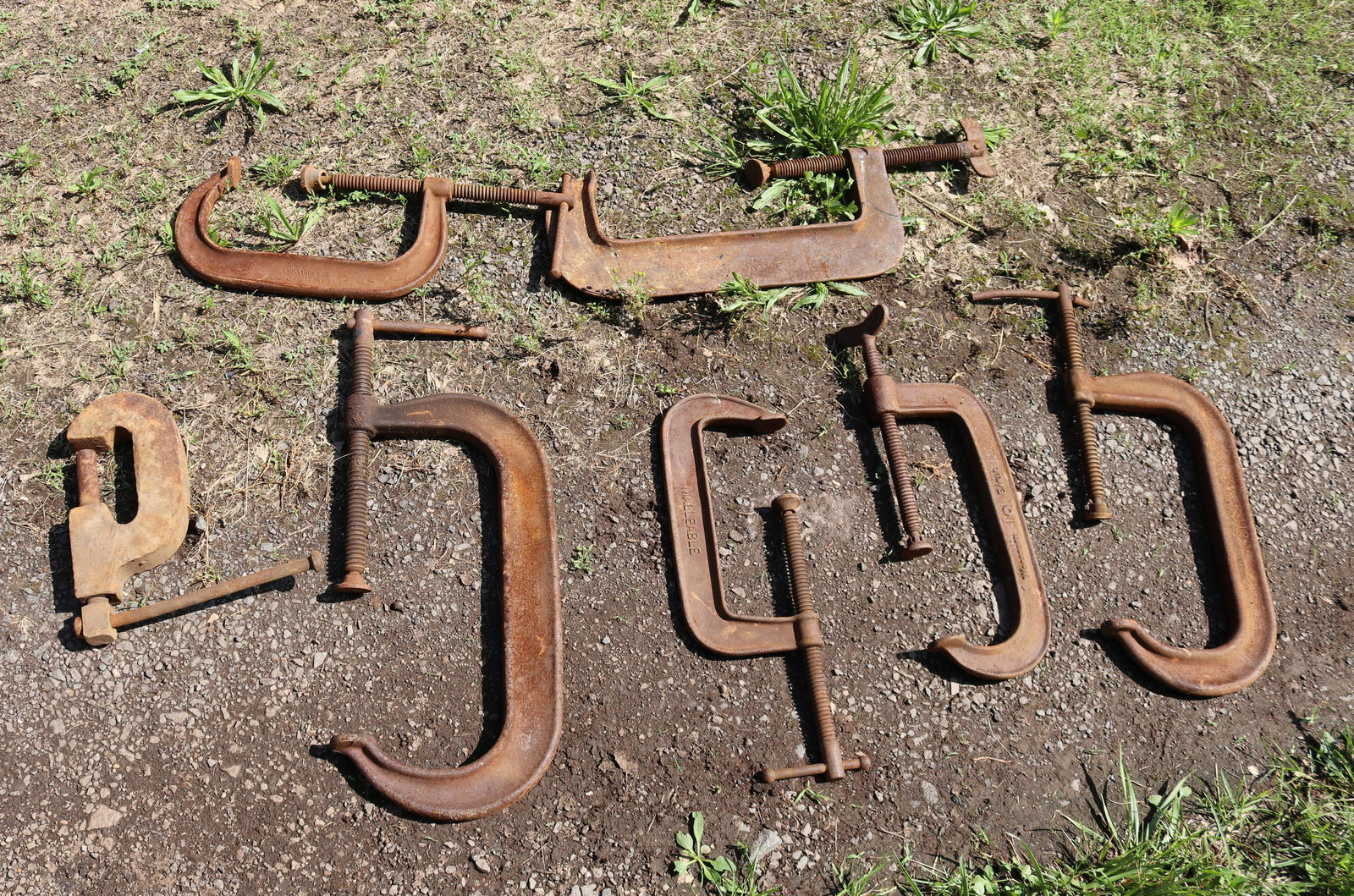 LOT OF IRON CLAMPS (1 of 4)