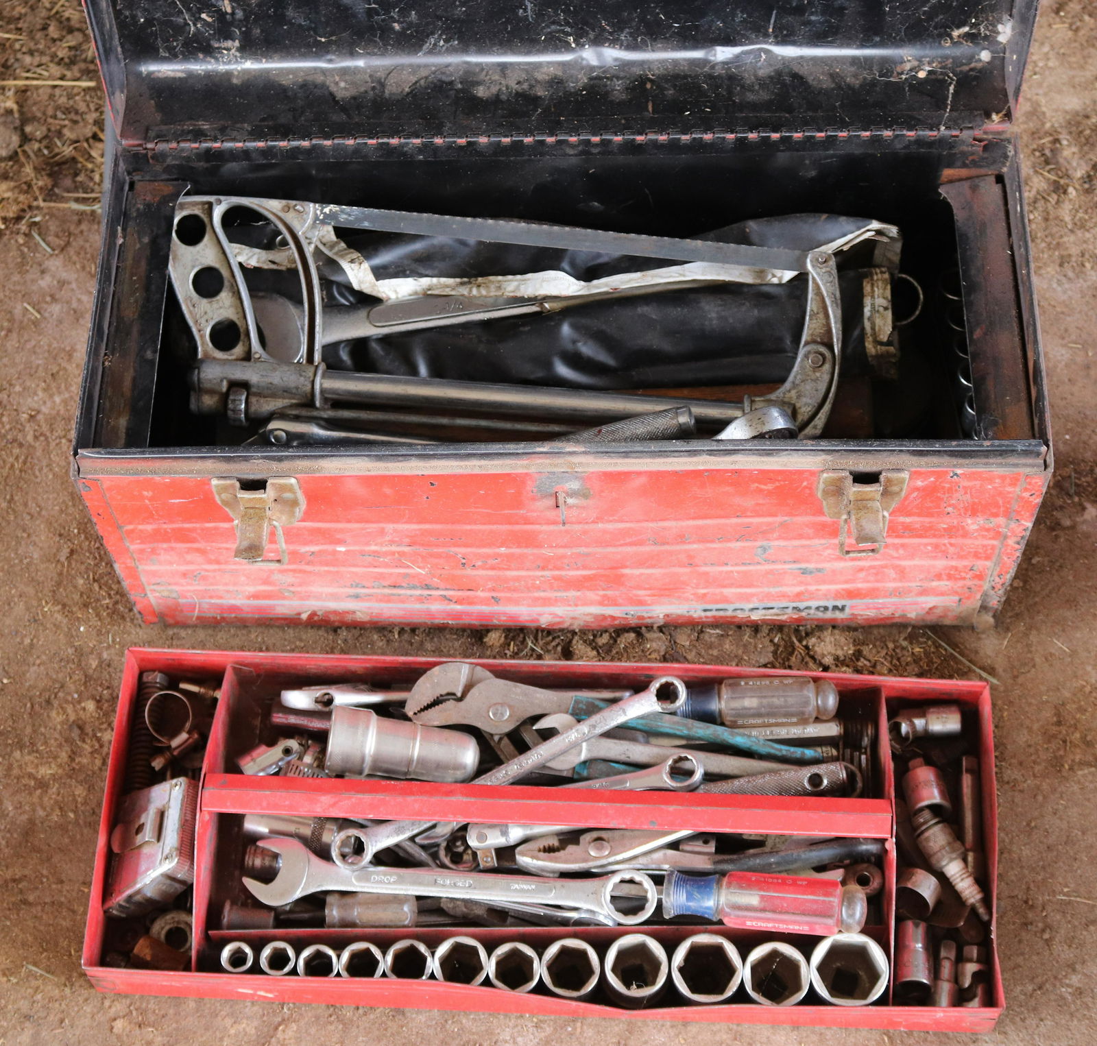 CRAFTSMAN TOOL BOX AND CONTENTS (1 of 2)