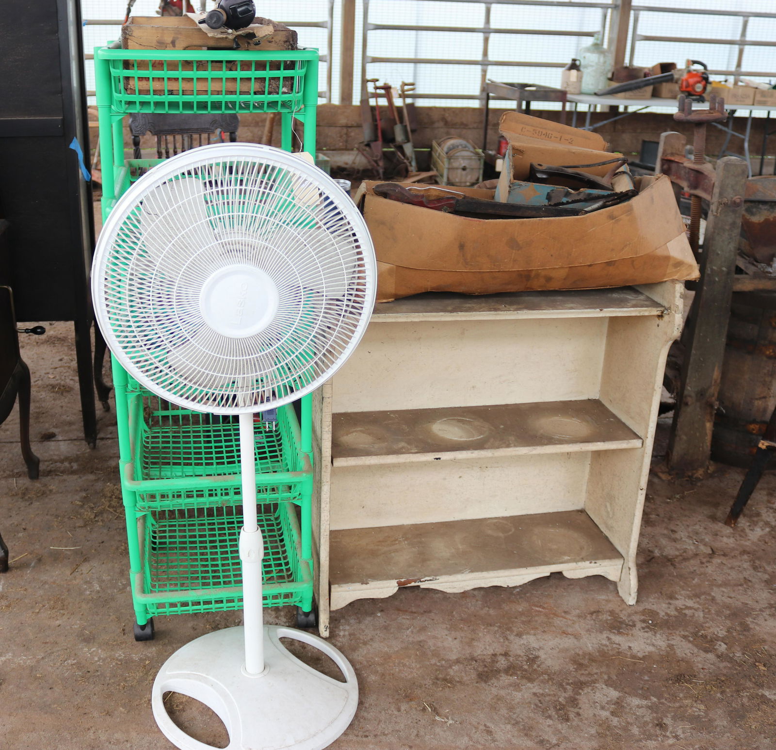 LOT OF TOOLS AND HOUSEHOLD (1 of 3)