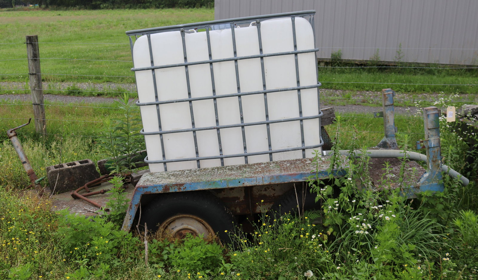 WATER TANK AND TRAILER: LARGE WATER TANK AND TRAILER 10' L. Auction Terms for August 1, 2023 The Estate of John Yablonsky. This Sale is PICK-UP ONLY. Hartzellís Auction Gallery will offer Live In-Person Bidding, Absente