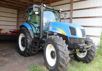 NEW HOLLAND T6050 TRACTOR