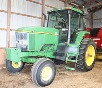JOHN DEERE 7600 TRACTOR