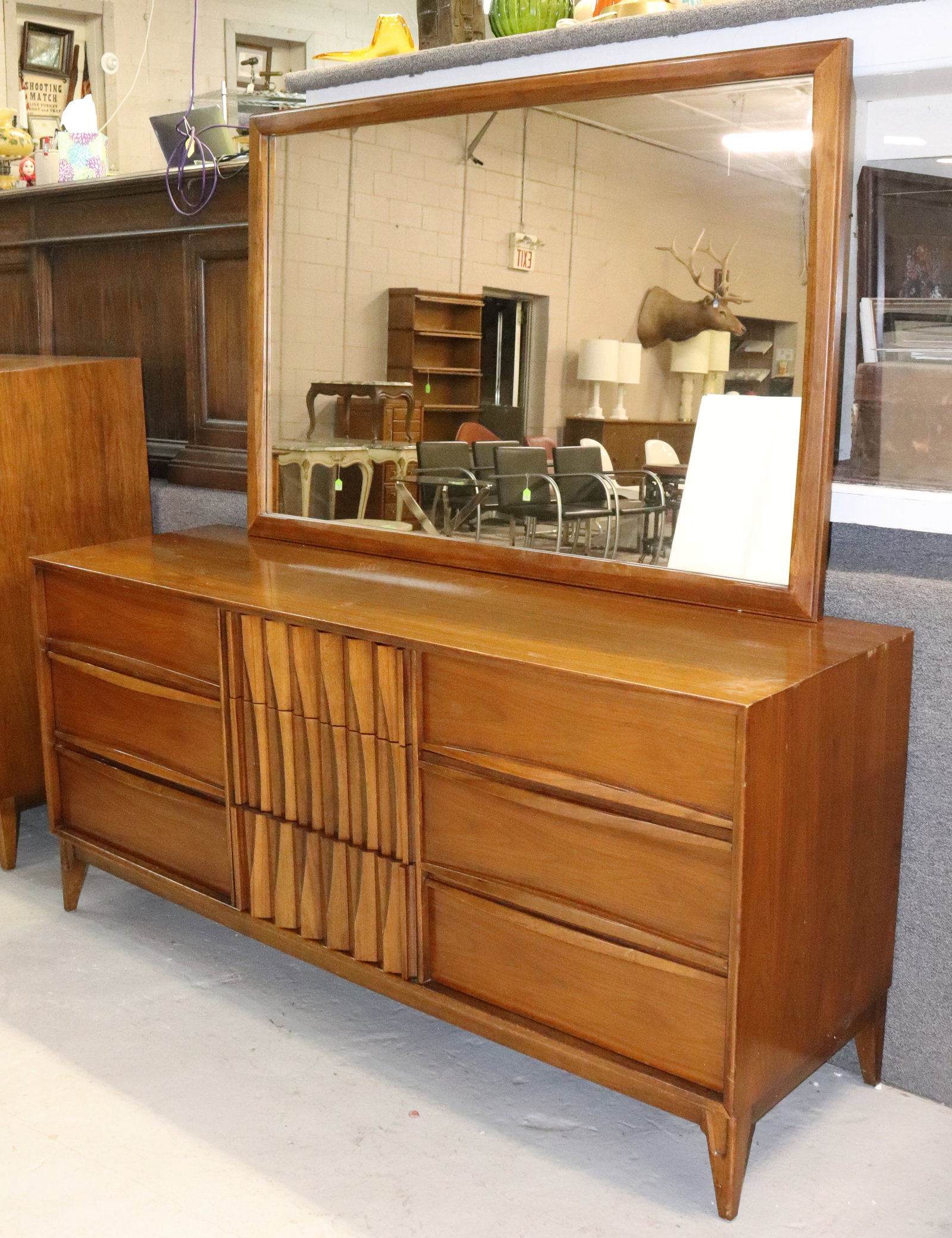 VINTAGE THOMASVILLE LOW DRESSER WITH MIRROR (1 of 5)