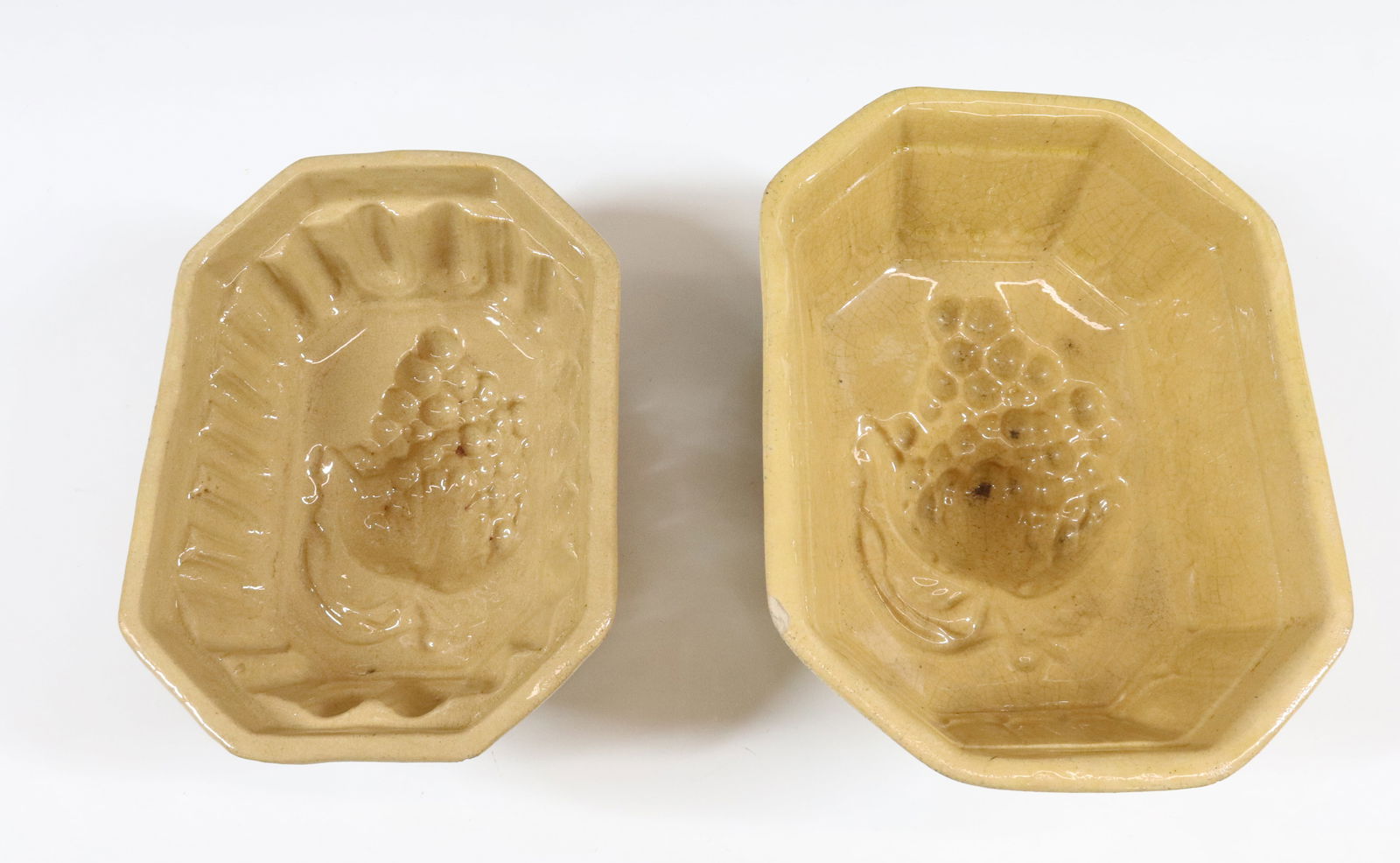 (2) YELLOW WARE FOOD MOLDS (1 of 5)