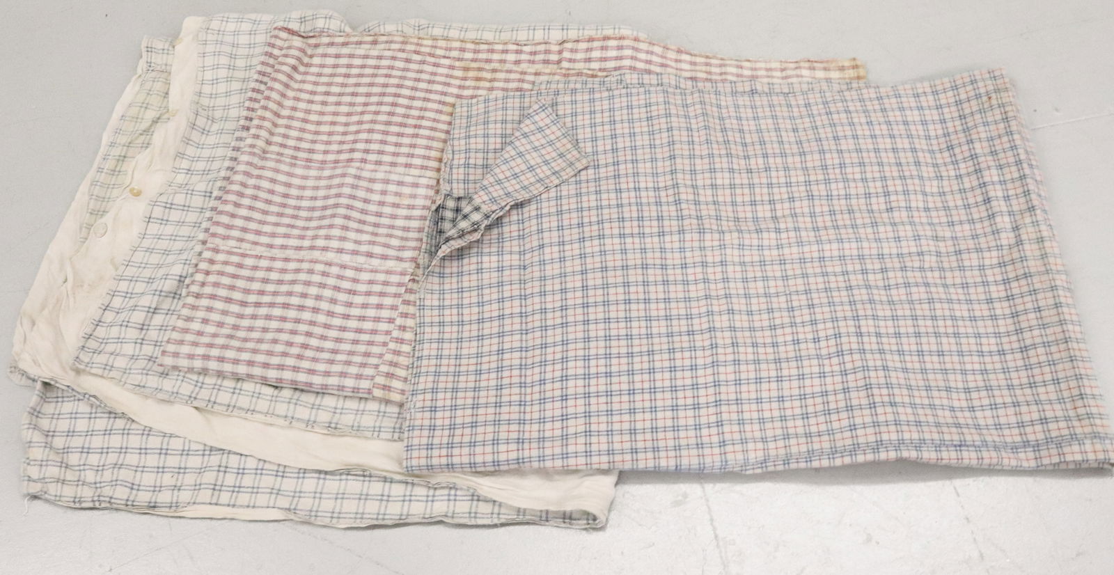 LOT OF TEXTILE MATTRESS COVERS (1 of 4)