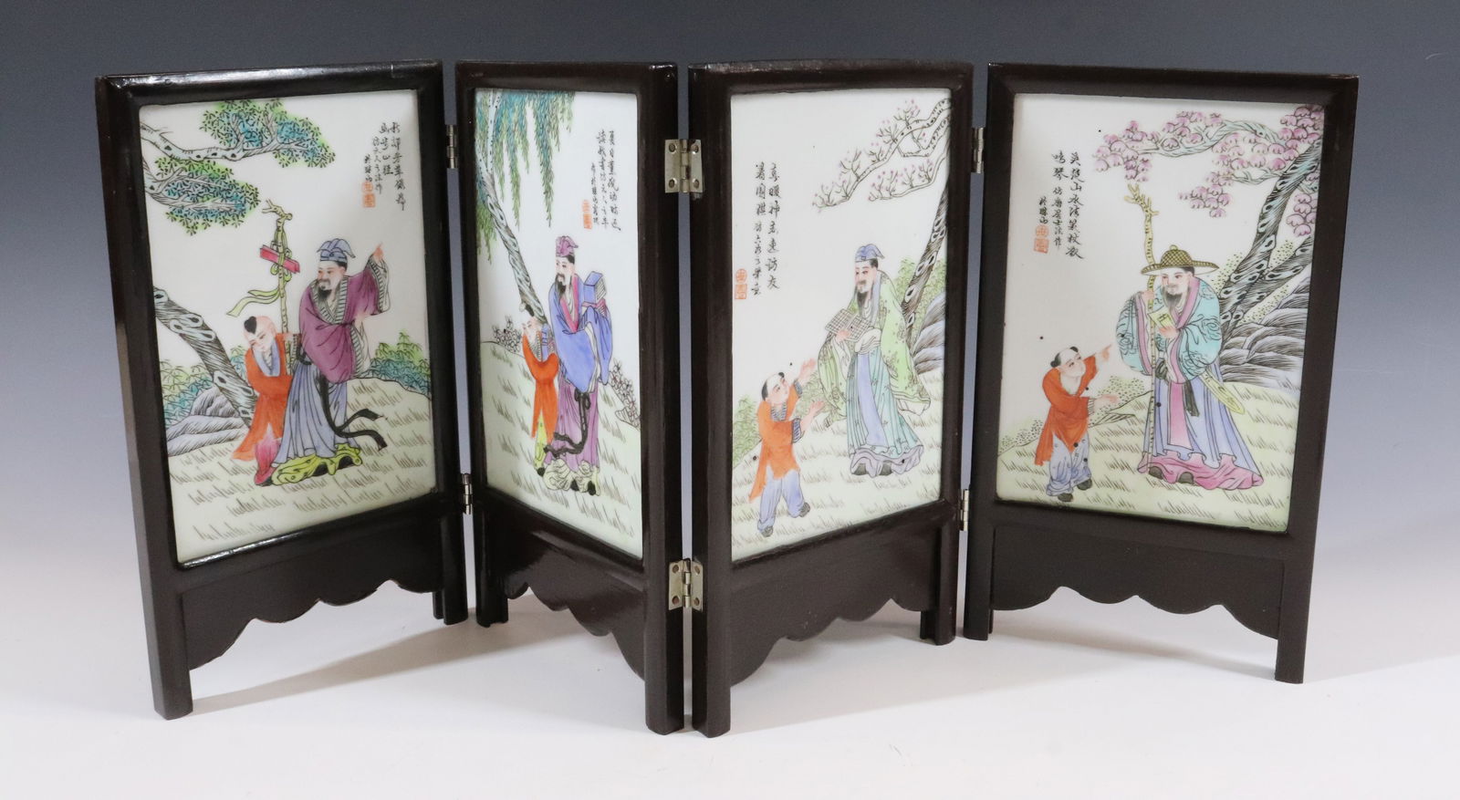 CHINESE PORCELAIN FOUR PANEL SCREEN (1 of 2)