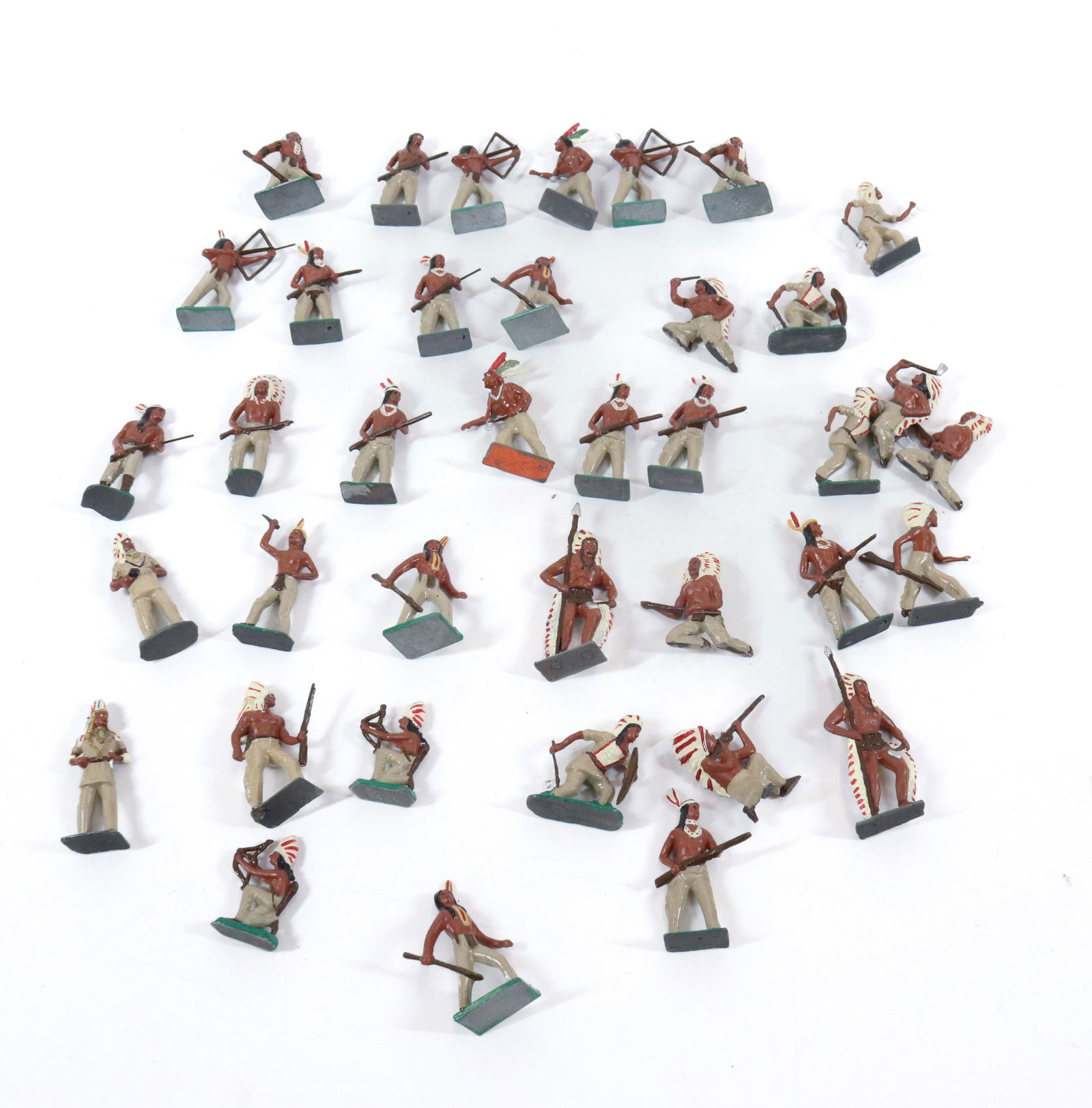 LARGE LOT OF BRITAIN'S NATIVE AMERICAN FIGURES (1 of 5)