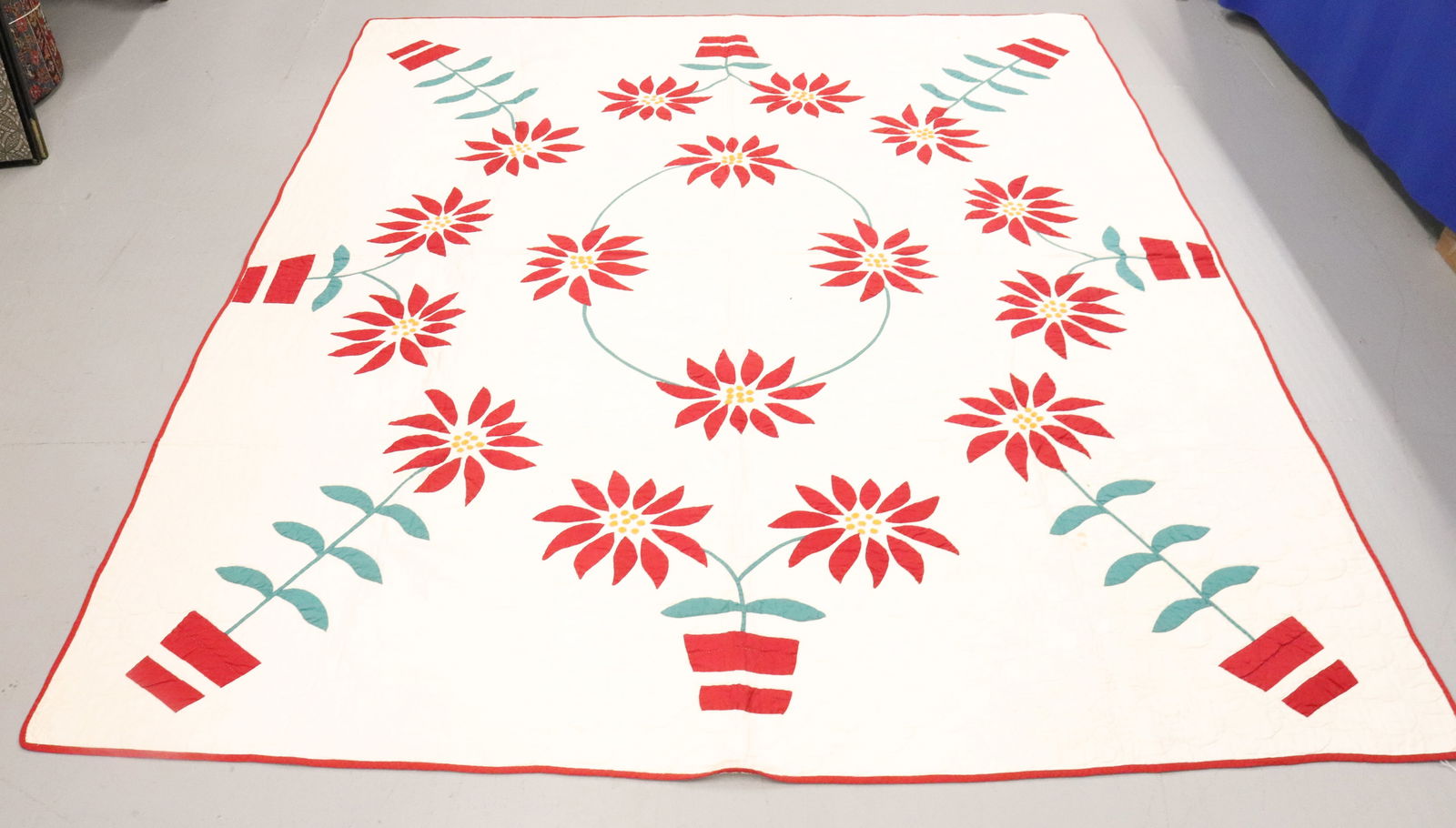 HAND STITCHED POINSETTIA QUILT (1 of 5)