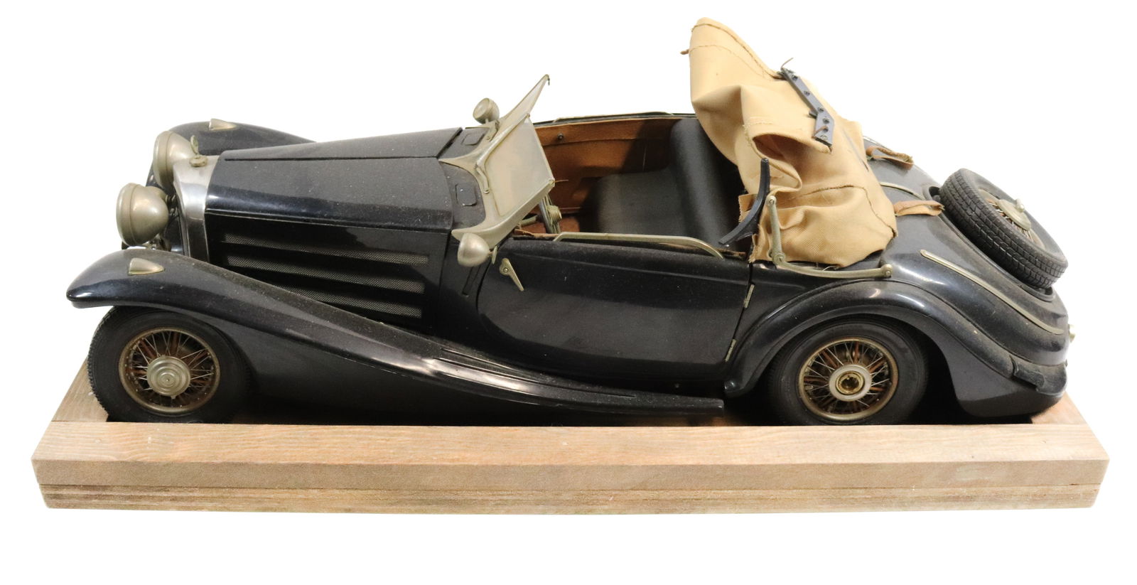 POCHER LARGE MERCEDES MODEL CAR (1 of 4)