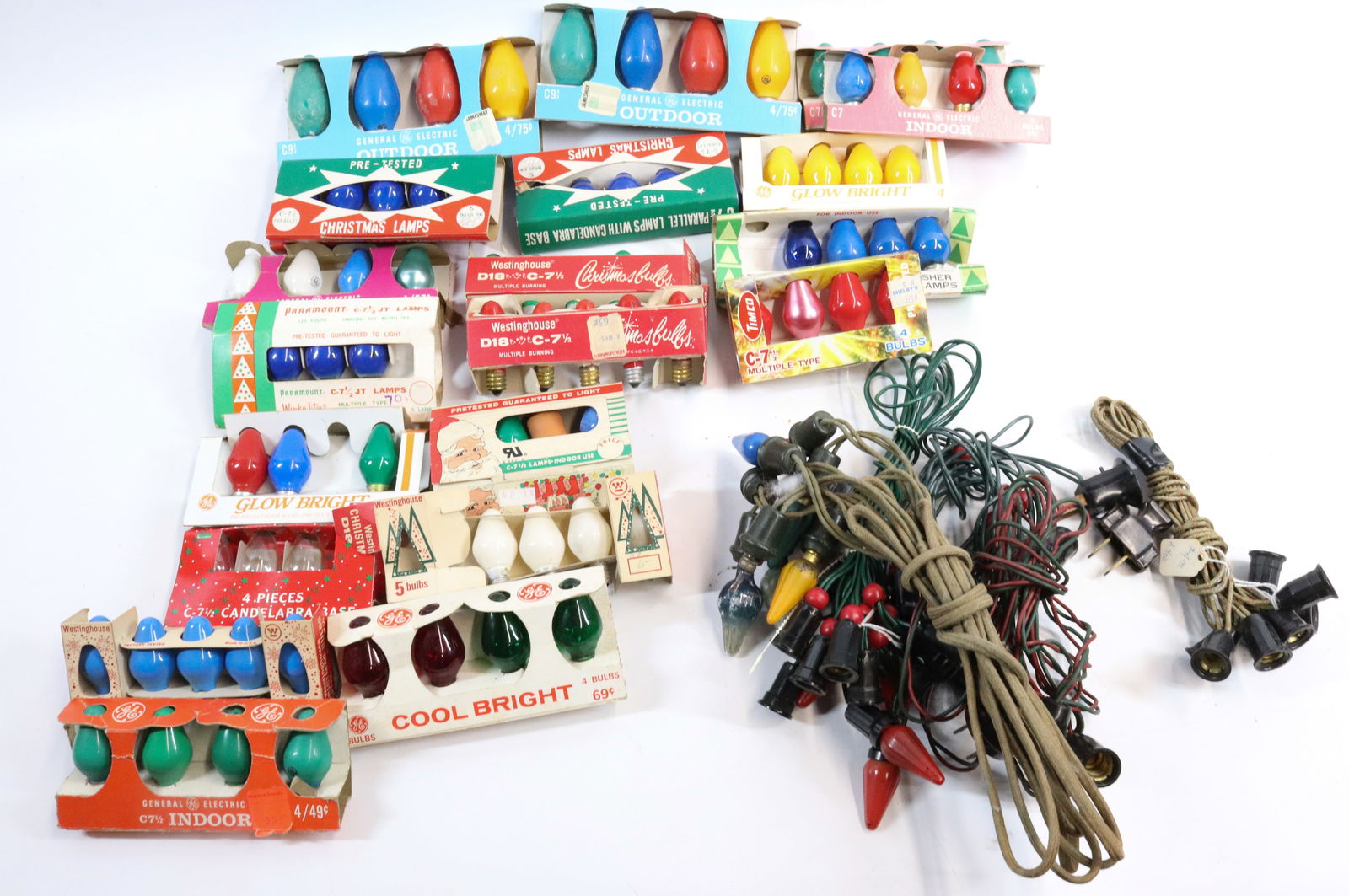 LARGE LOT OF VINTAGE CHRISTMAS BULBS (1 of 5)