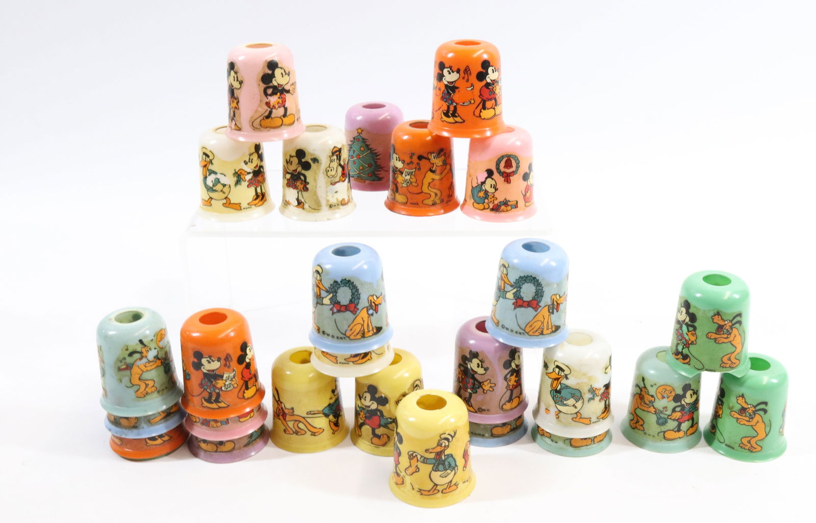 LOT OF VINTAGE  NOMA WALT DISNEY CHRISTMAS LIGHT SHADES (1 of 5)