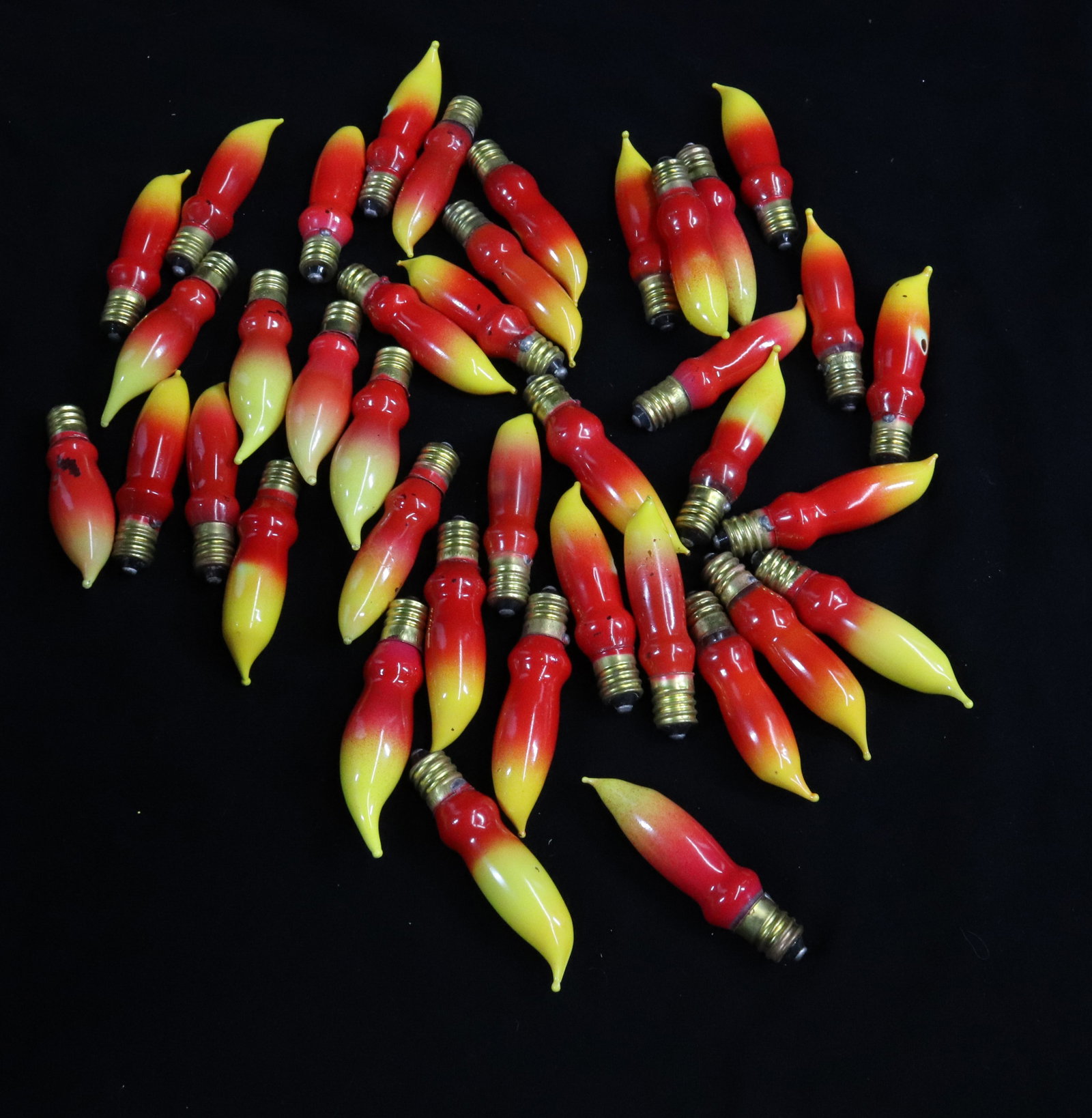 LOT OF VINTAGE FLAME BULBS: RED/YELLOW, FLAME SHAPED. UNTESTED.
