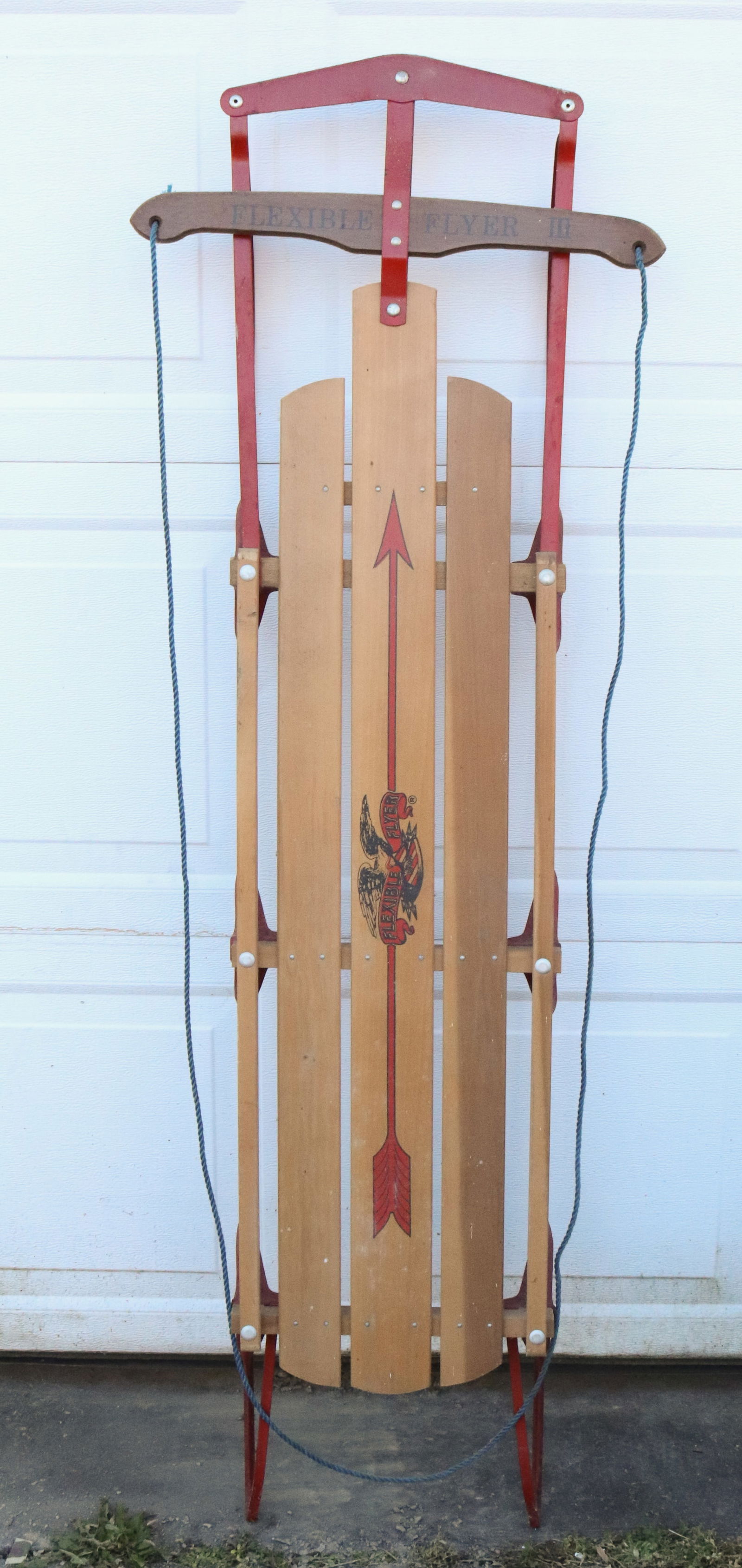 VINTAGE FLEXIBLE FLYER SLED (1 of 2)