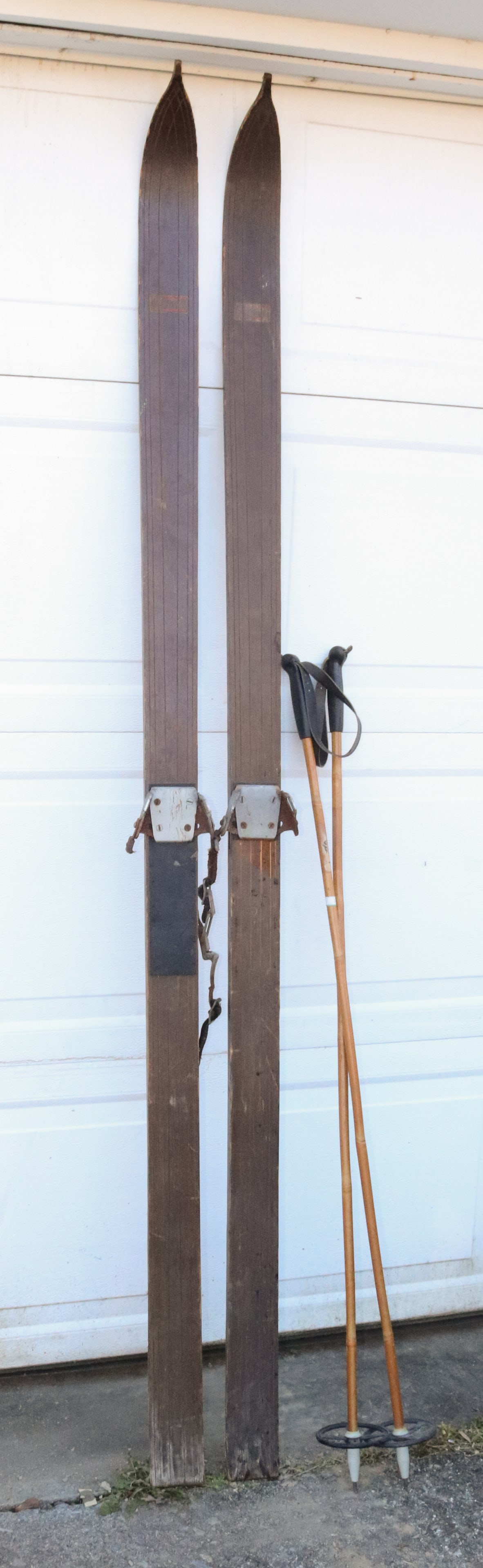 PAIR OF RANGER WOODEN SKIS AND POLES (1 of 4)