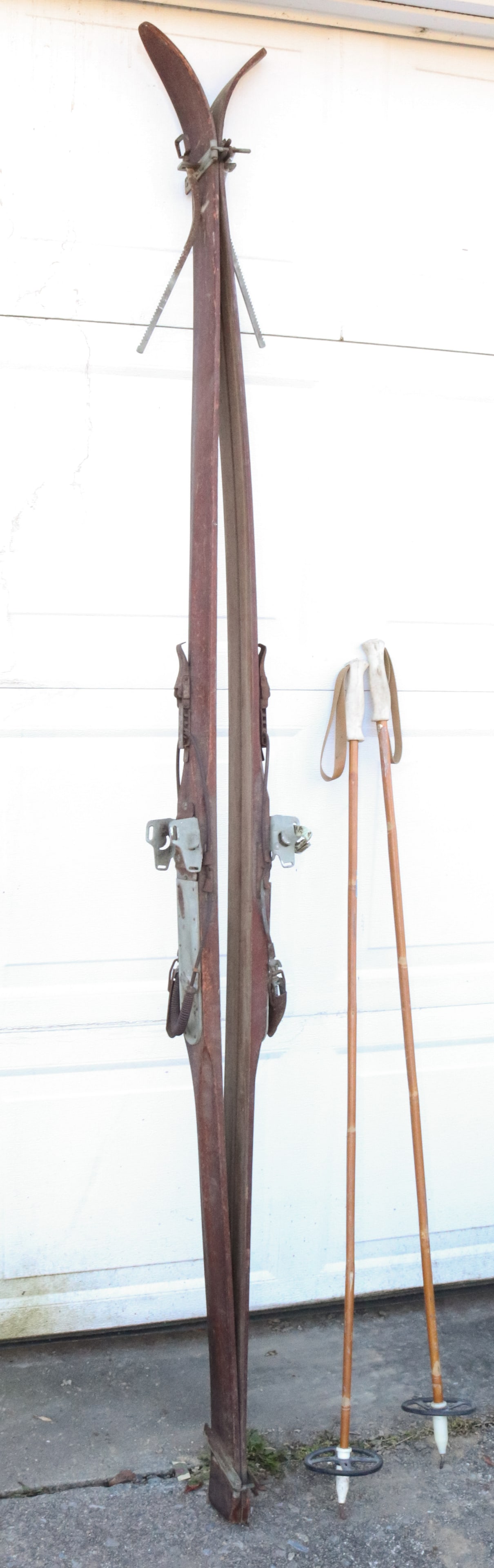 PAIR OF BAMBERGERS WOODEN SKIS (1 of 4)