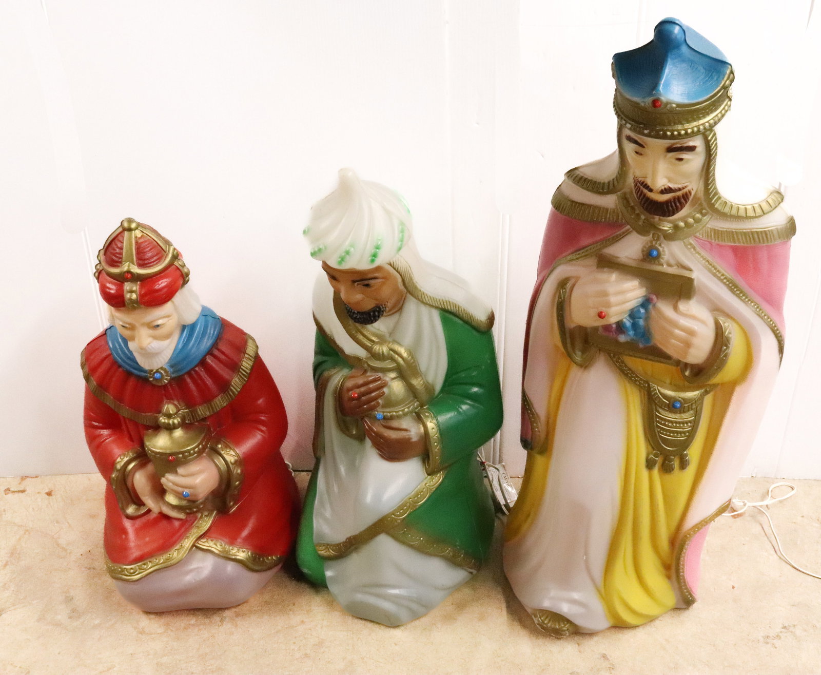 (3) CHRISTMAS BLOW MOLDS (1 of 5)