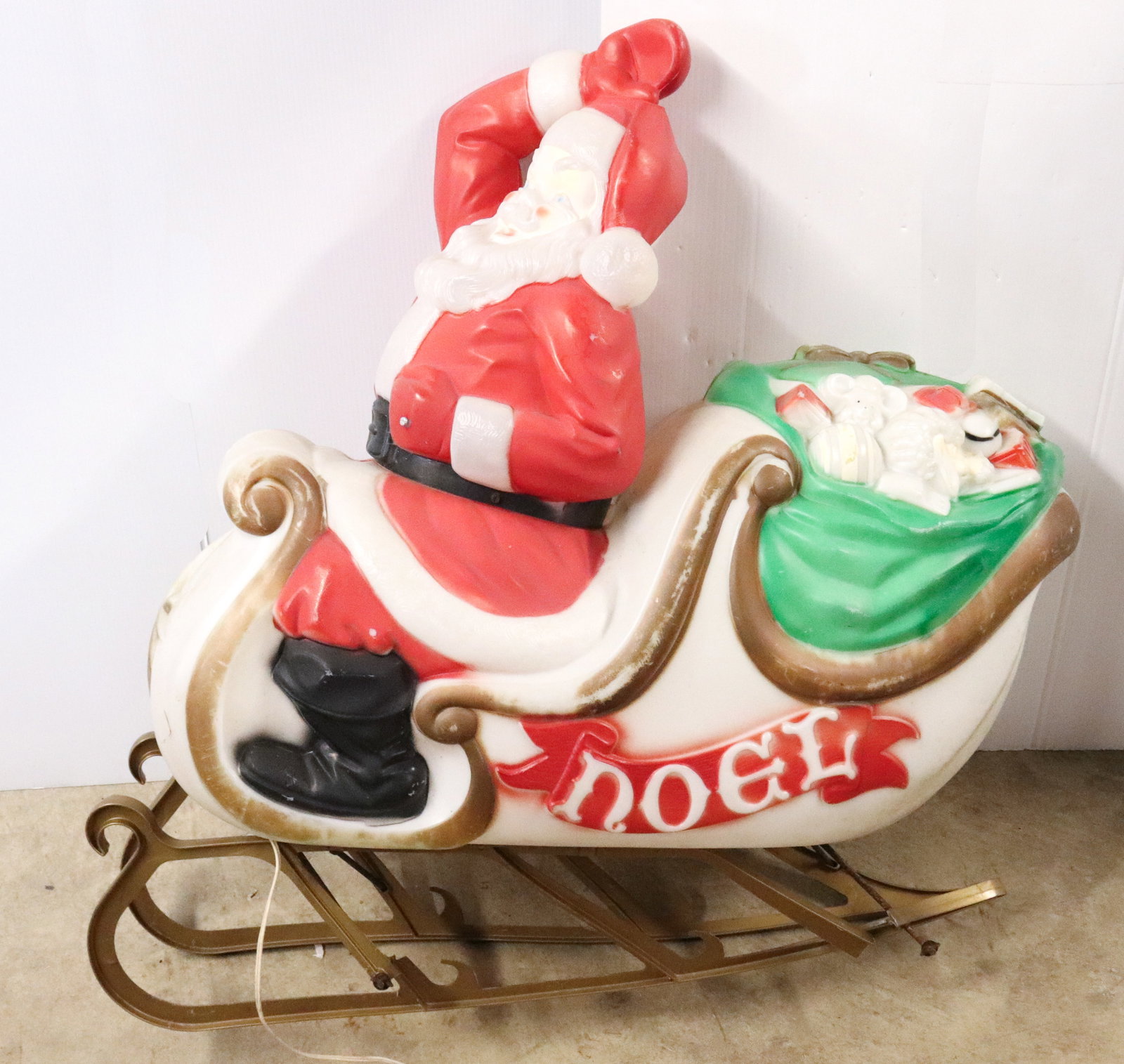 VINTAGE SANTA IN SLEIGH BLOW MOLD: MRKD. EMPIRE. 36"L.