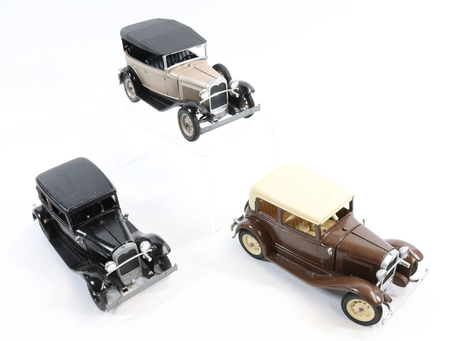 (3) VINTAGE HUBLEY MODEL CARS: PAINTED METAL AND PLASTIC. LARGEST 7 1/2" L.