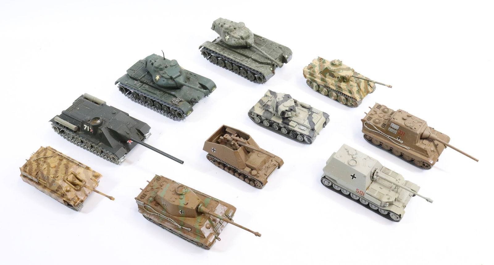 LOT OF MODEL TANKS (1 of 4)