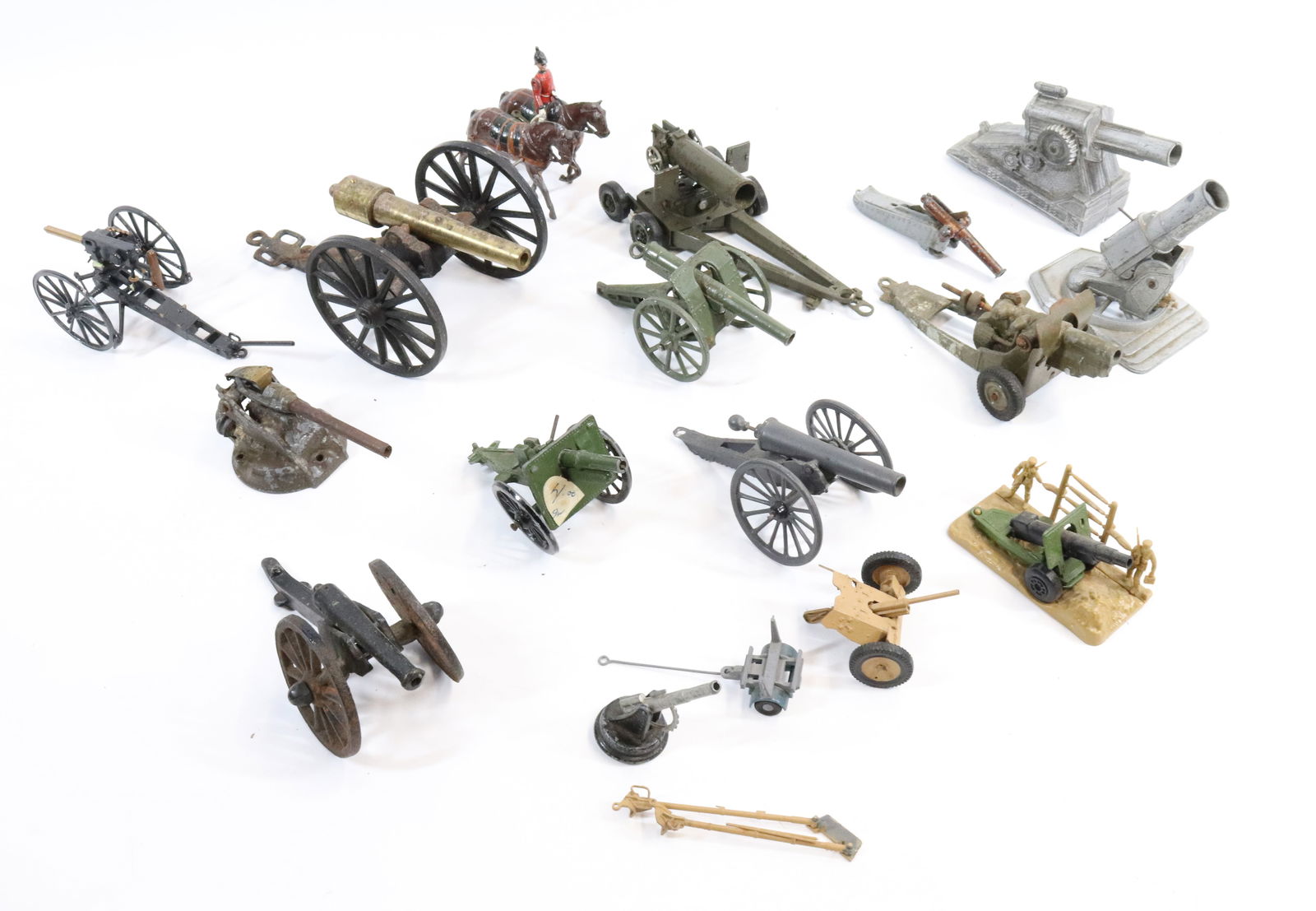 LARGE LOT OF MODEL CANNONS (1 of 4)