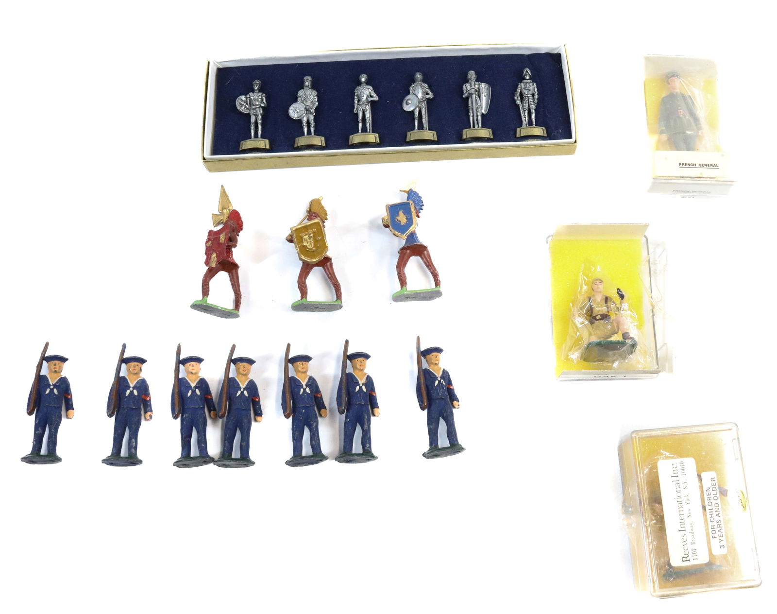 LOT OF PAINTED LEAD SOLDIERS (1 of 4)