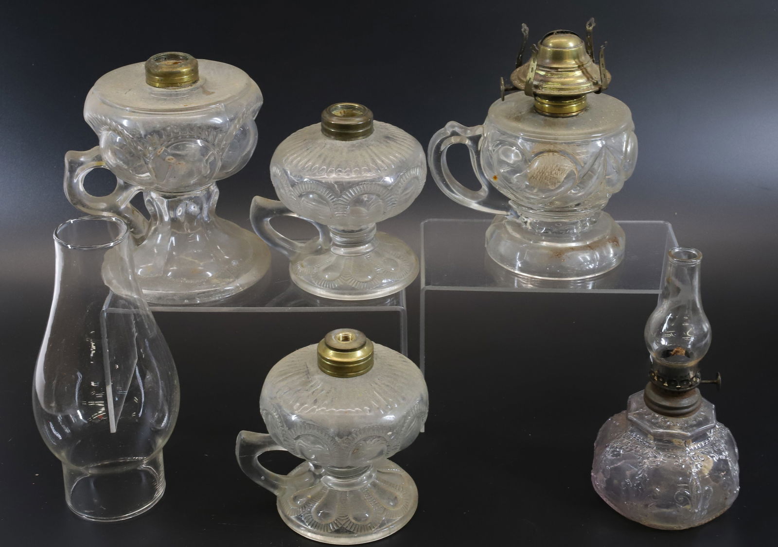 LOT OF (4) KEROSENE LIGHTS (1 of 3)