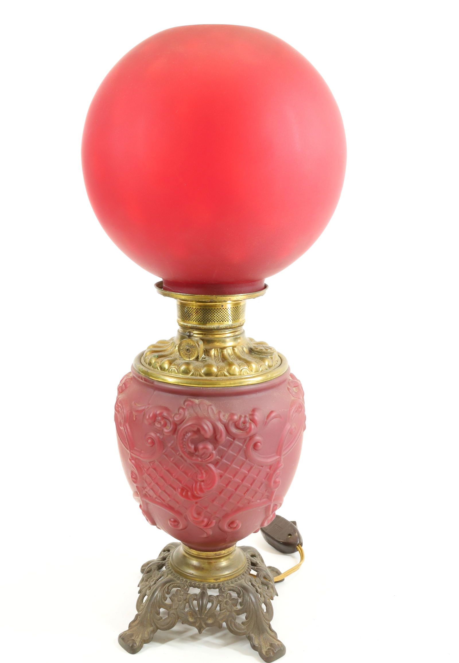 SATIN GLASS PARLOR LAMP (1 of 4)