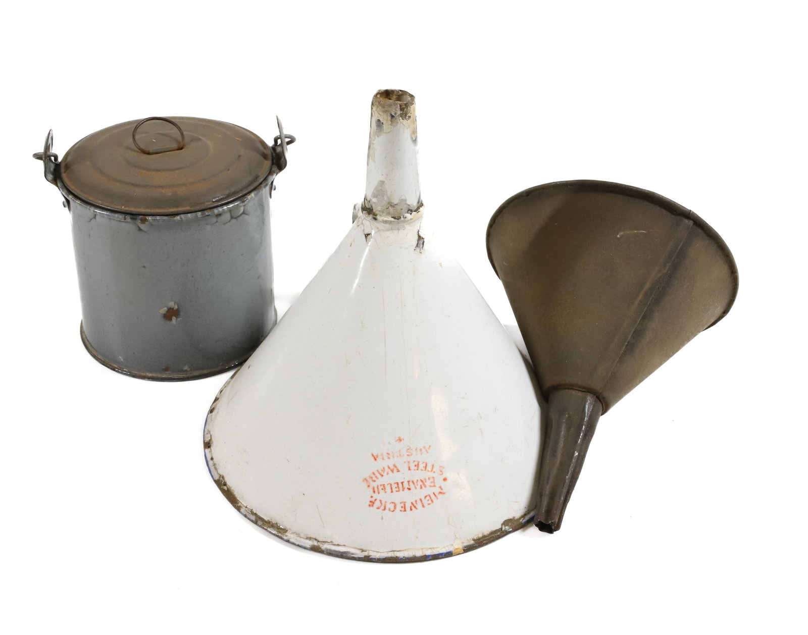 LOT OF TINWARE AND AGATE (1 of 5)