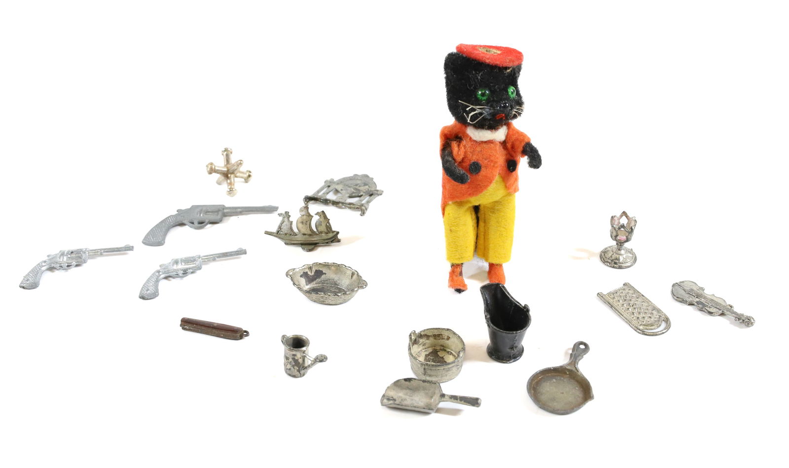 LOT OF MINIATURE HOUSEHOLD ITEMS AND W. GERMAN CAT (1 of 5)