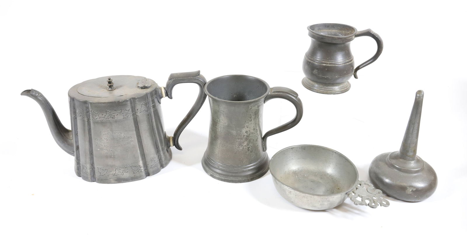 LOT OF ANTIQUE PEWTER (1 of 3)