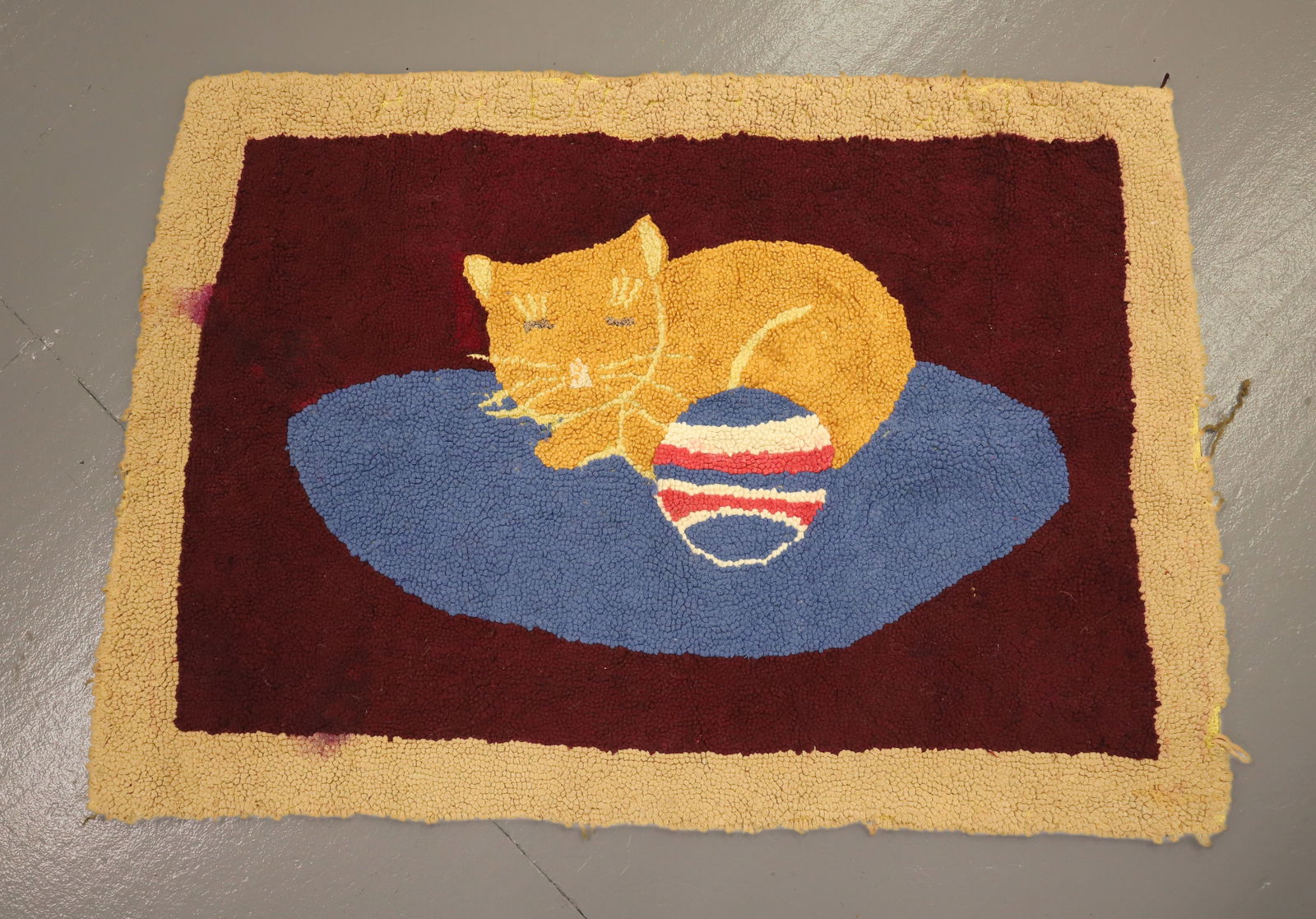 CAT WITH BALL HOOKED RUG (1 of 4)