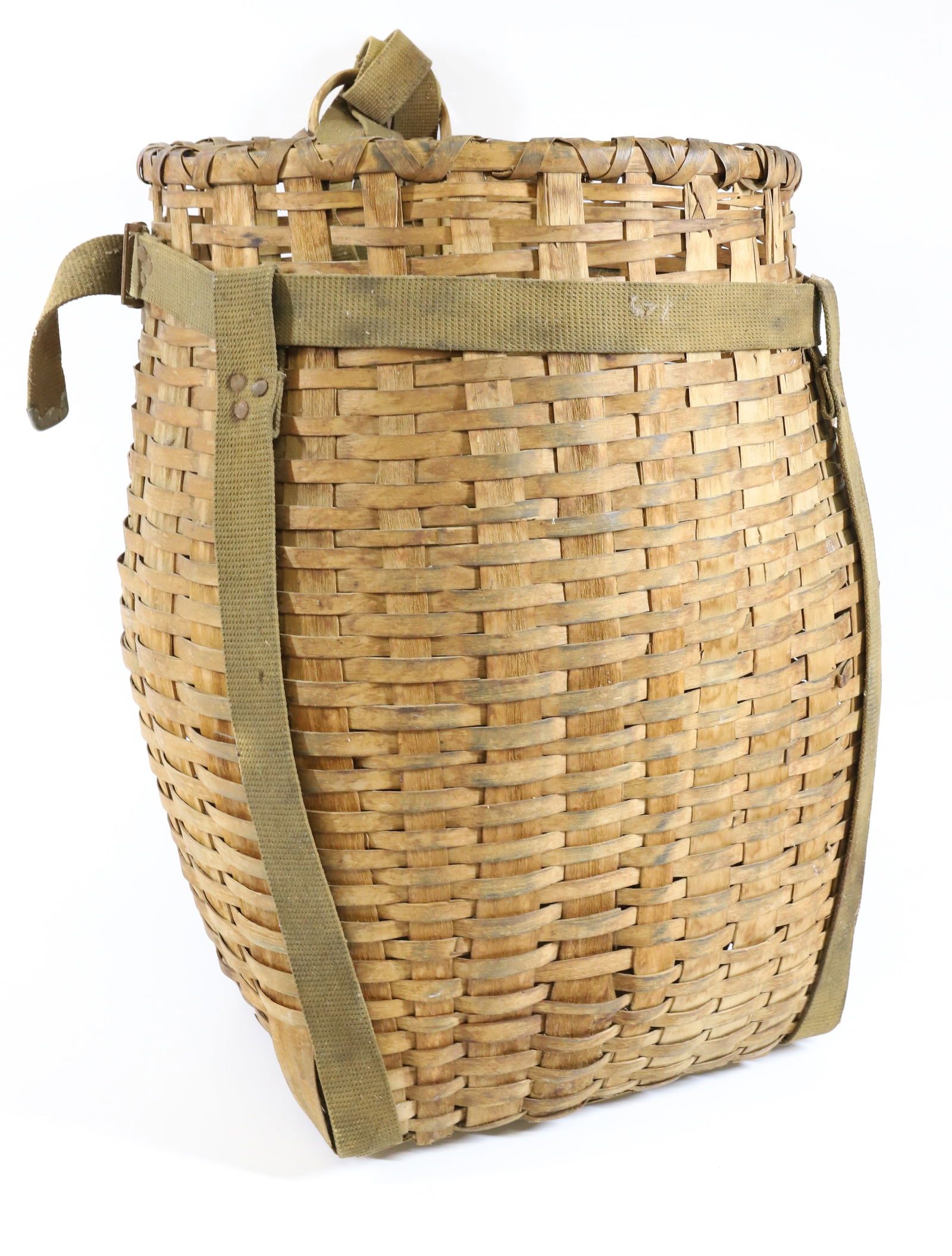 VINTAGE TRAPPERS BASKET (1 of 3)