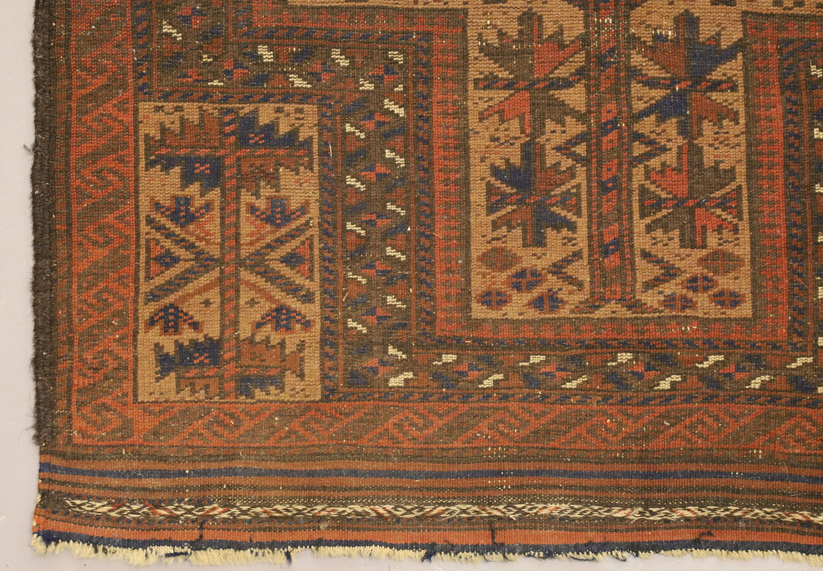 HANDMADE ANTIQUE THROW RUG (1 of 4)