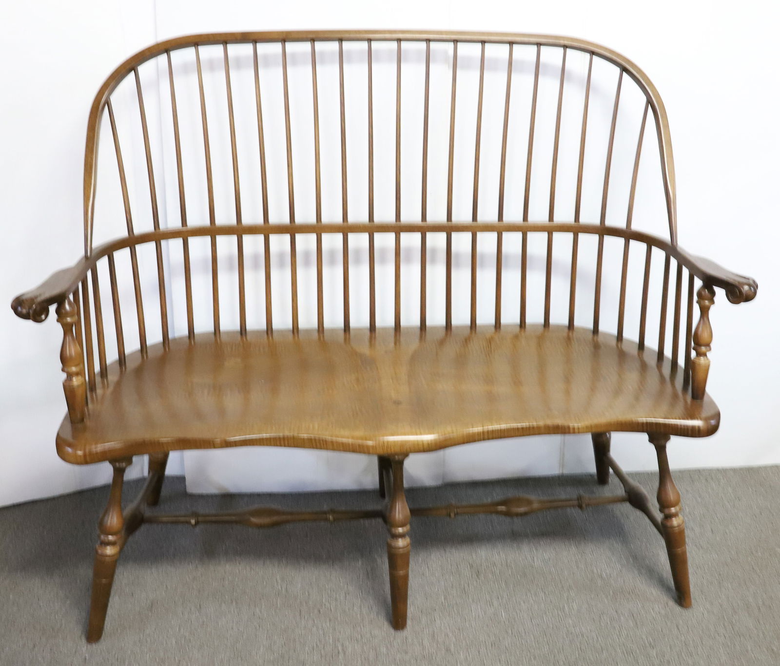 DUCKLOE WINDSOR SETTEE (1 of 5)