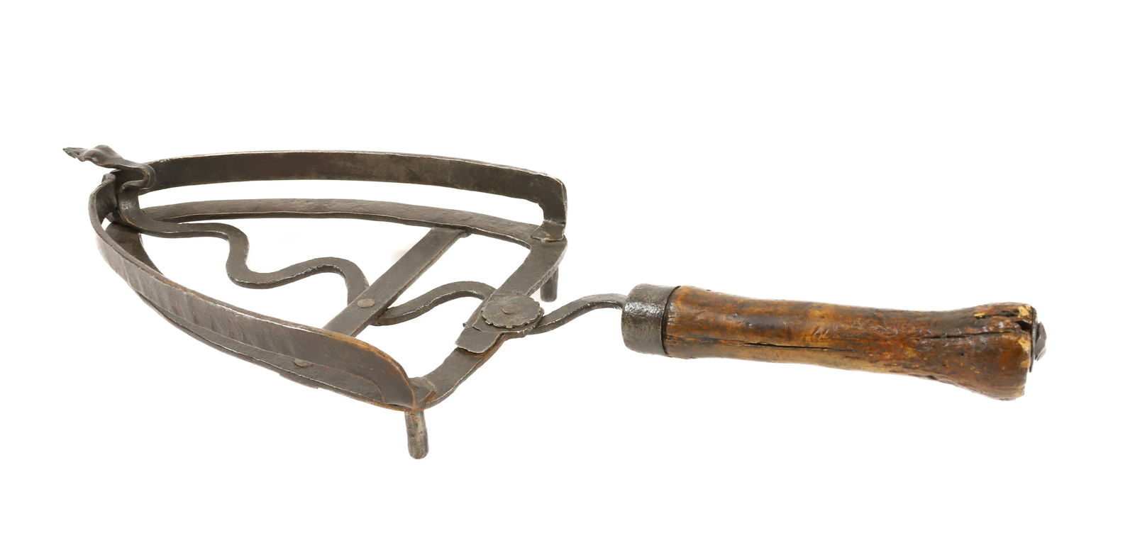 LARGE "SNAKE" DESIGN IRON TRIVET (1 of 4)