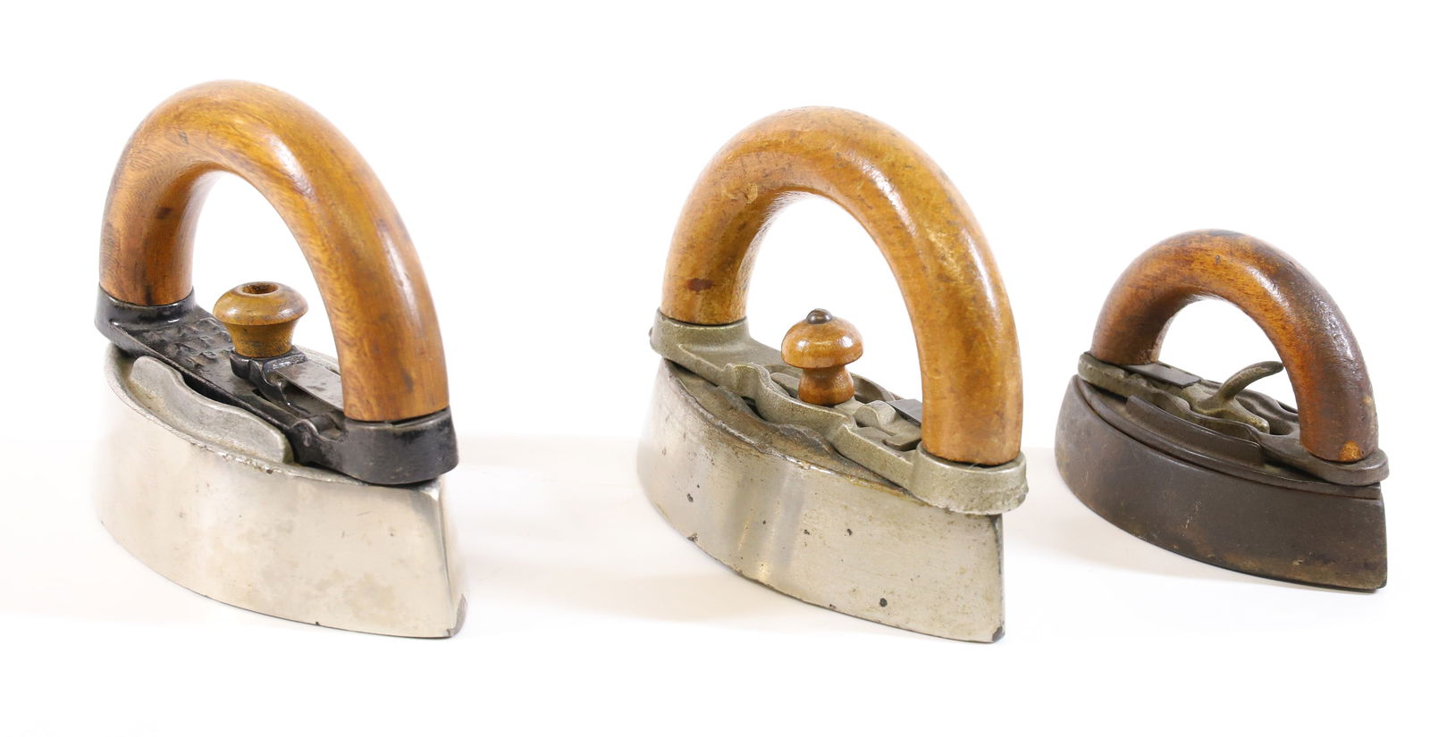 (3) SMALL SIZE IRONS WITH DETACHABLE HANDLES (1 of 3)