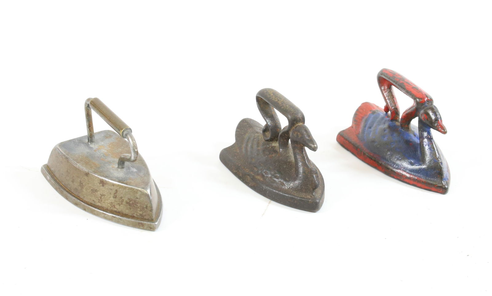 (3) TOY IRONS, SWANS (1 of 3)