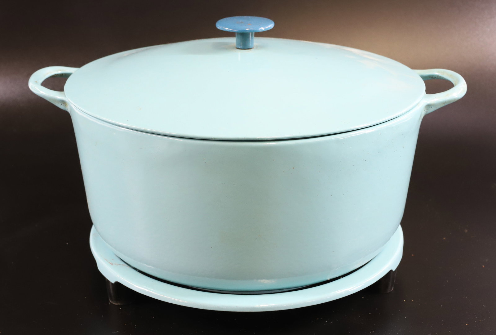 PRIZER-WARE ENAMELED POT: LIDDED CASSEROLE POT WITH TRIVET - 10 1/2" D PLEASE READ CAREFULLY - Terms for Purchasing and Shipping of Auction Items. Please read carefully before bidding. All payments for purchases will be made t