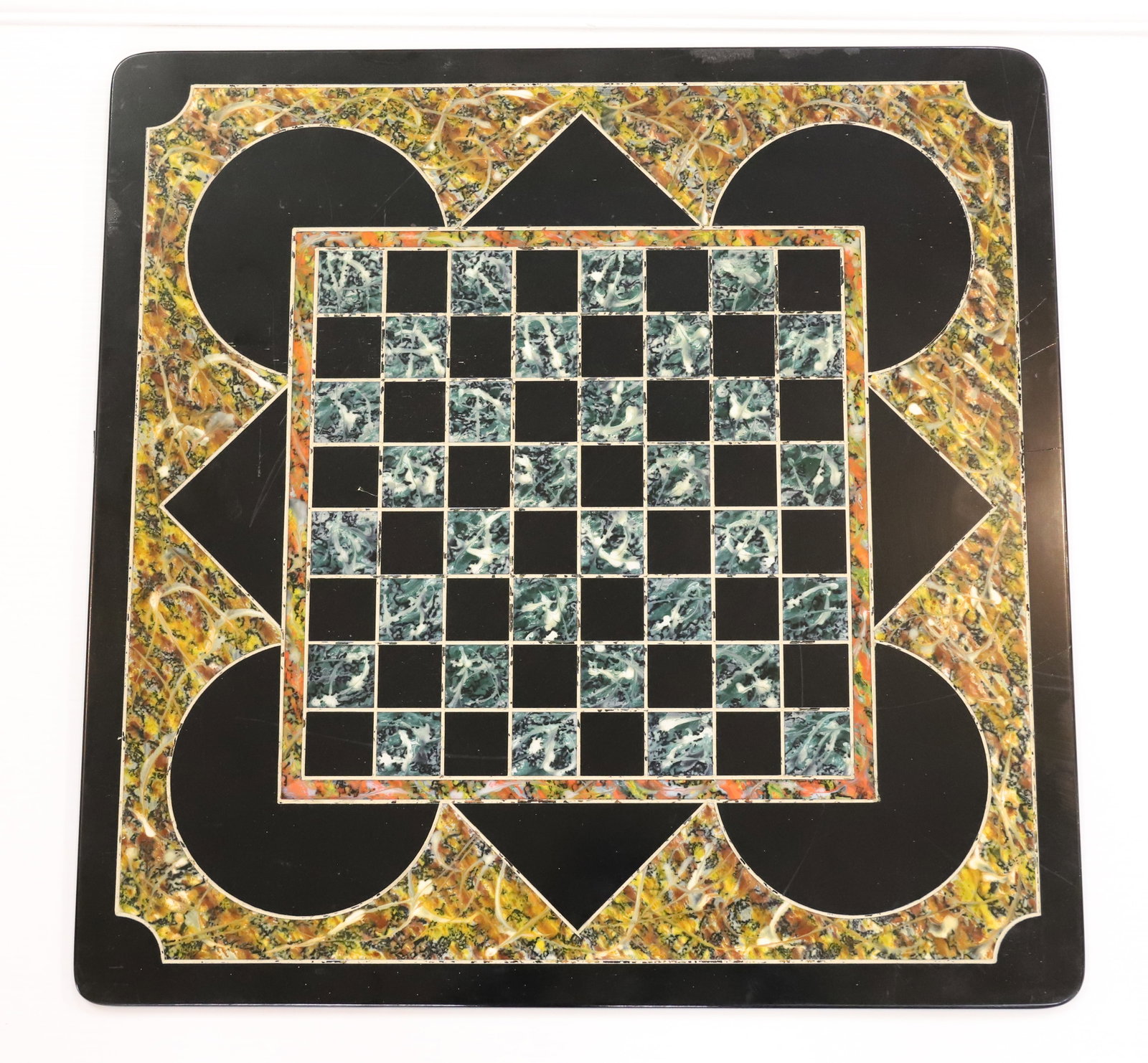 MARBLEIZED SLATE CHECKERBOARD: MARBLEIZED SURFACE - 22" X 22"