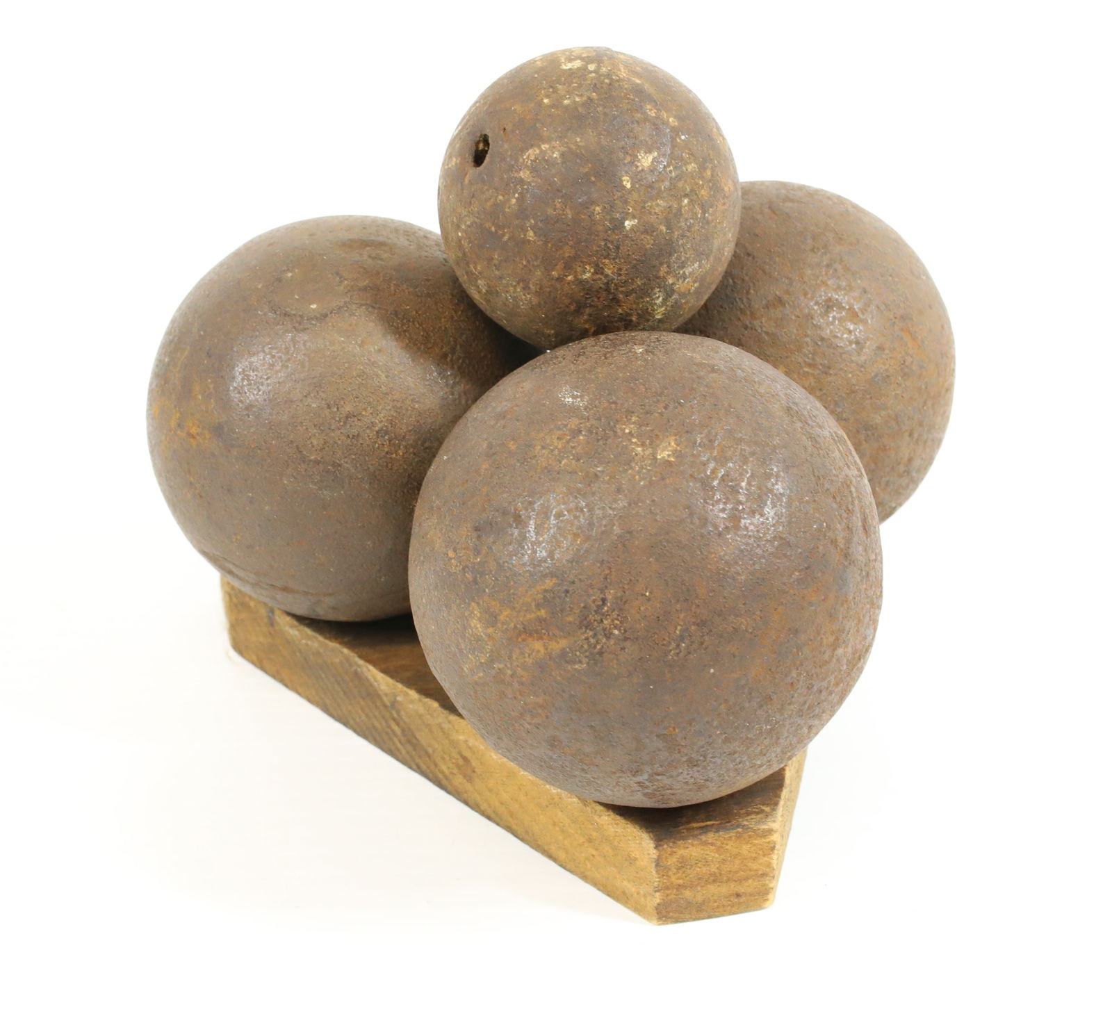 CIVIL WAR ERA CANNON BALL LOT: (4) IRON CANNON BALLS, (3) MEASURE 3" AND (1) MEASURE 2"