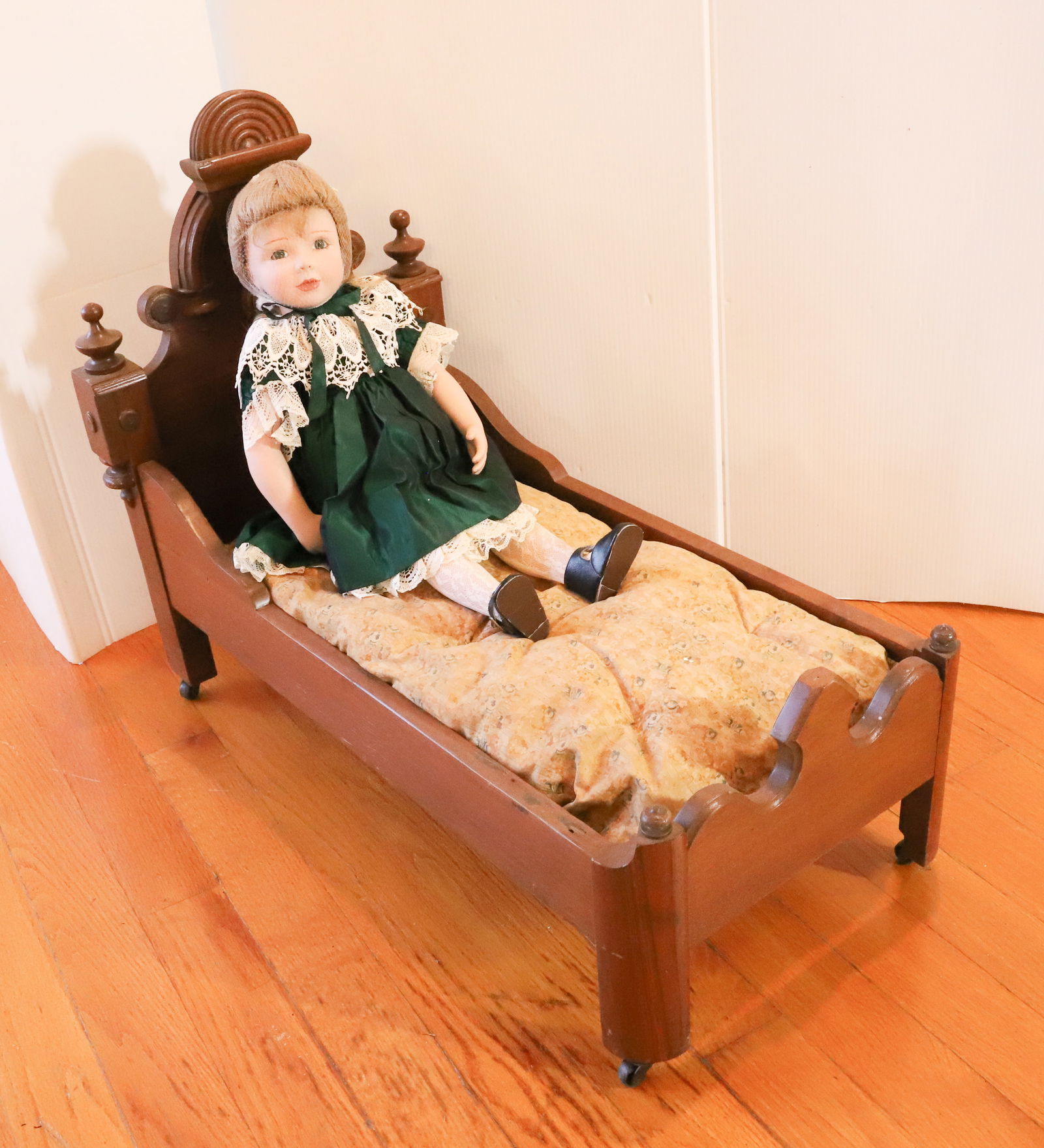 VICTORIAN DOLL BED WITH DOLL (1 of 5)