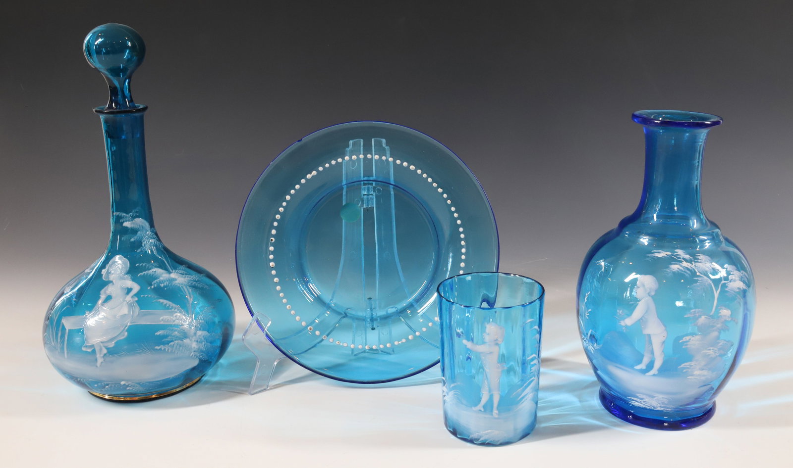 (4) MARY GREGORY TYPE GLASS (1 of 5)